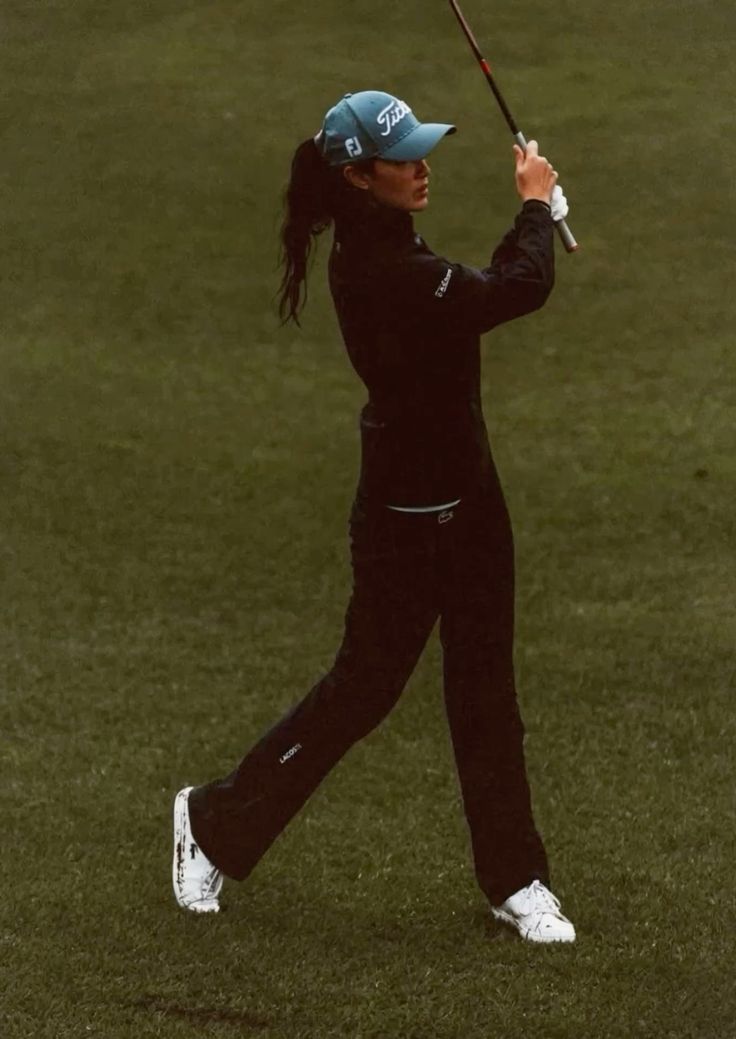 Winter Golf Outfits: A Cold-Weather Layering Guide - Erthe Golf
