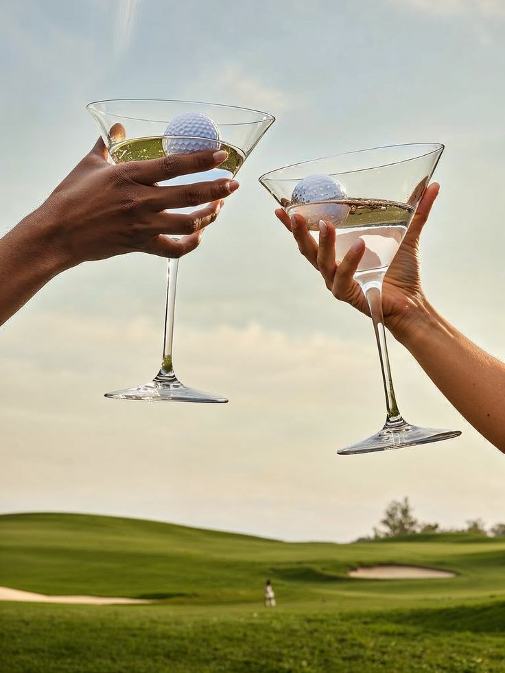 Holiday Gift Guide: Stocking Stuffers for Golf Players - Erthe Golf