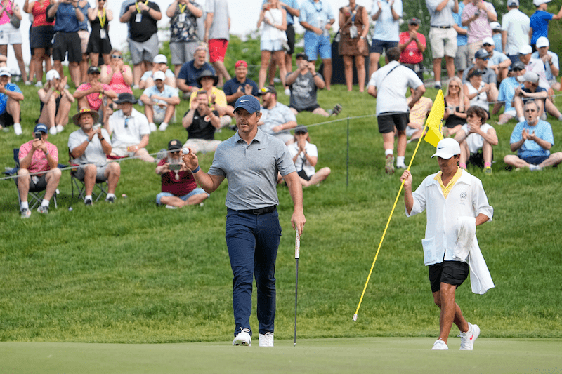 What to Wear to a Golf Tournament - Erthe Golf