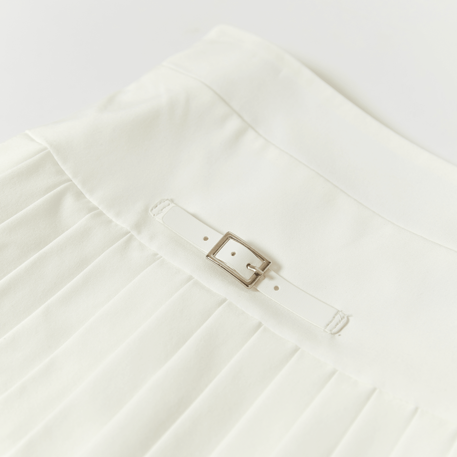 Women's Pleated Skirt - White - Erthe Golf