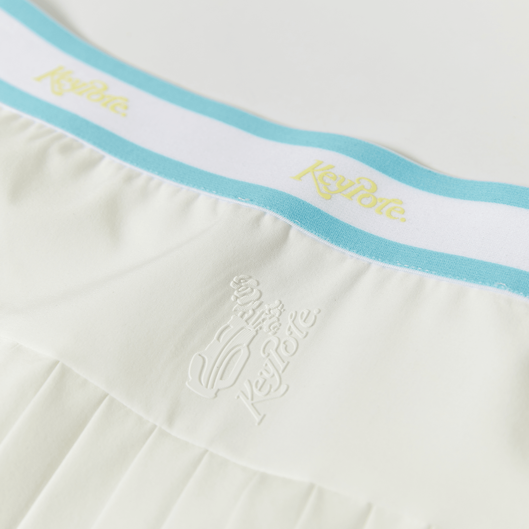 Women's Pleated Skirt - White - Erthe Golf