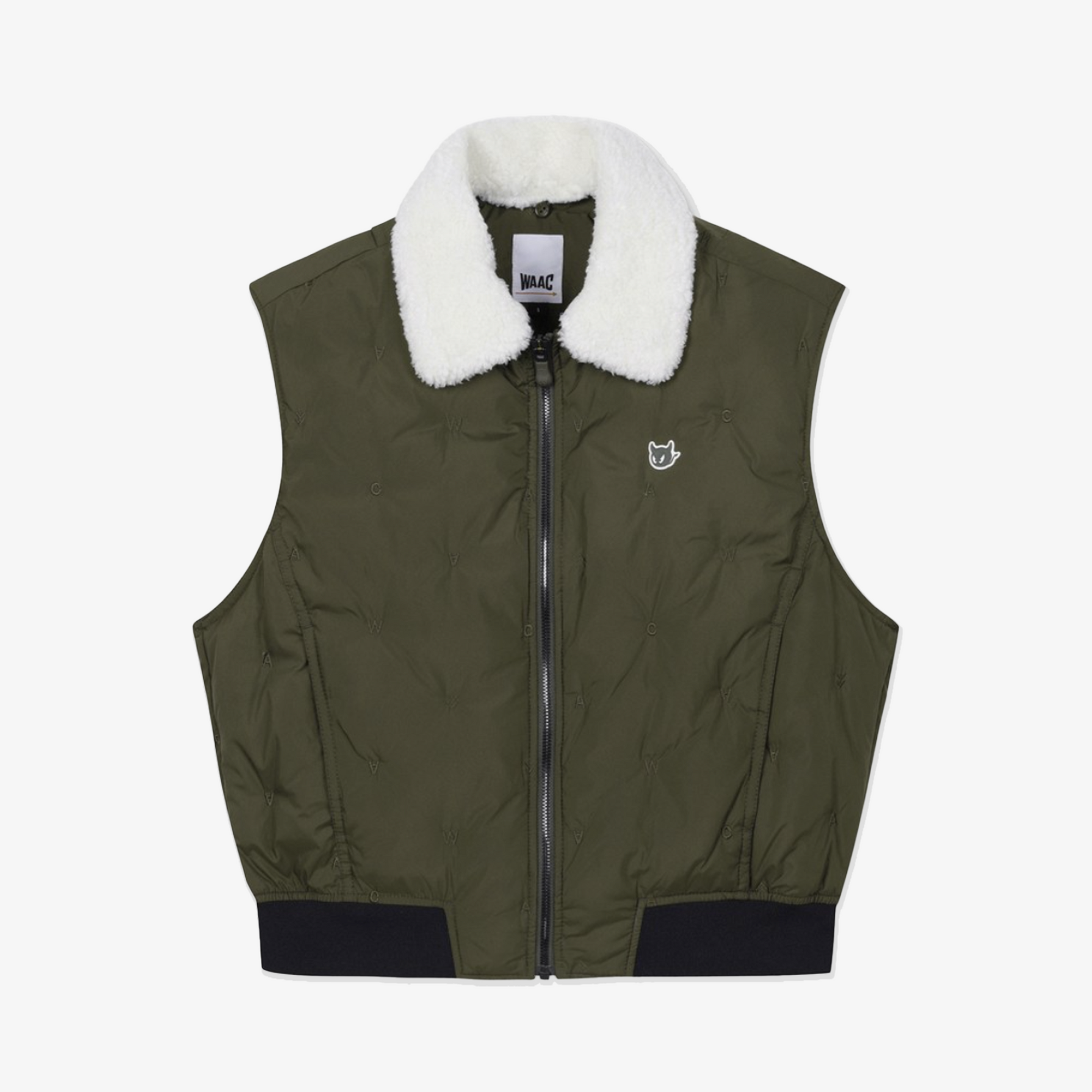 Women&#39;s lightweight golf down vest with goose down filling, featuring added details and full zip-up closure for warmth and easy layering on the course.