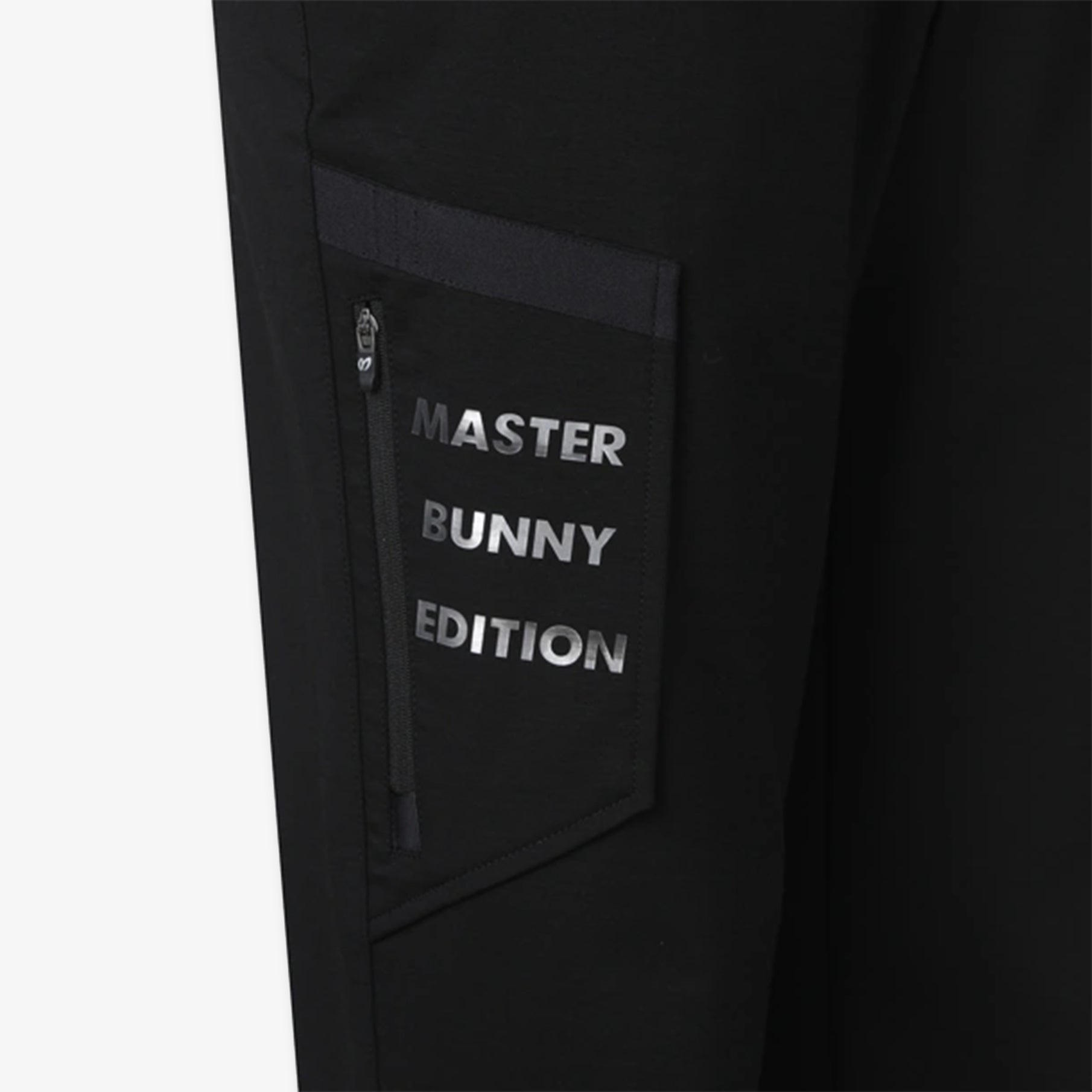 Master Bunny Edition Men's Roll Up Pocket Pants - Black - Erthe Golf