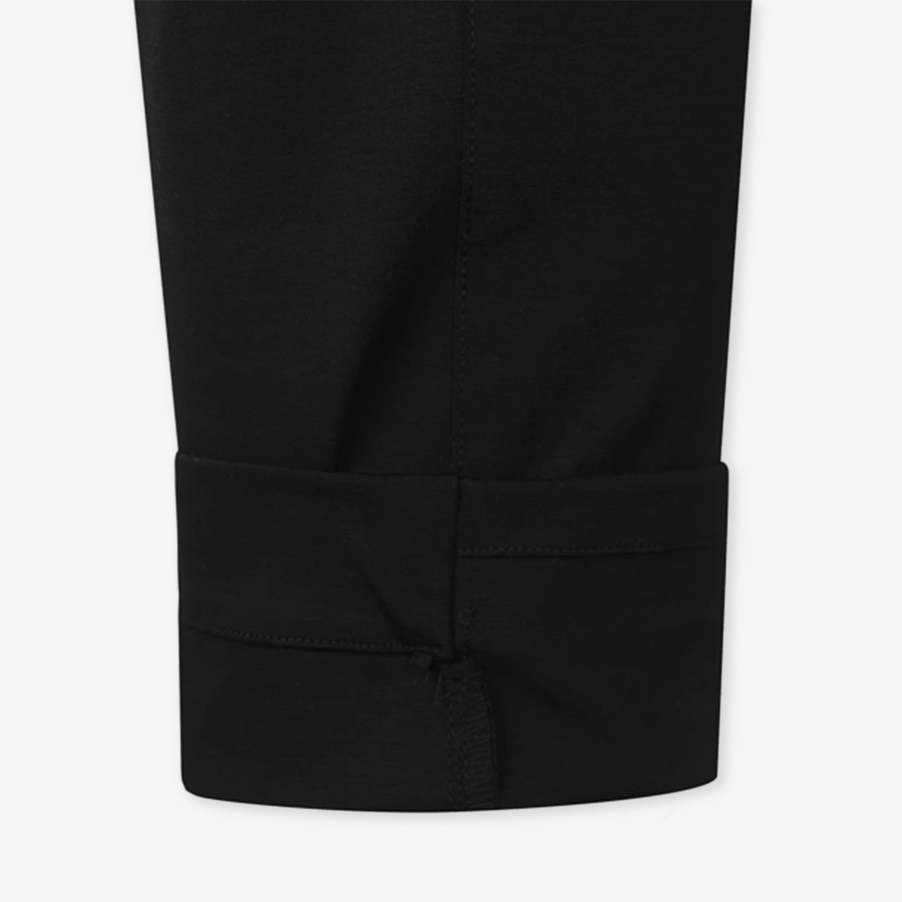 Master Bunny Edition Men&#39;s Roll Up Pocket Pants - Black - Erthe Golf