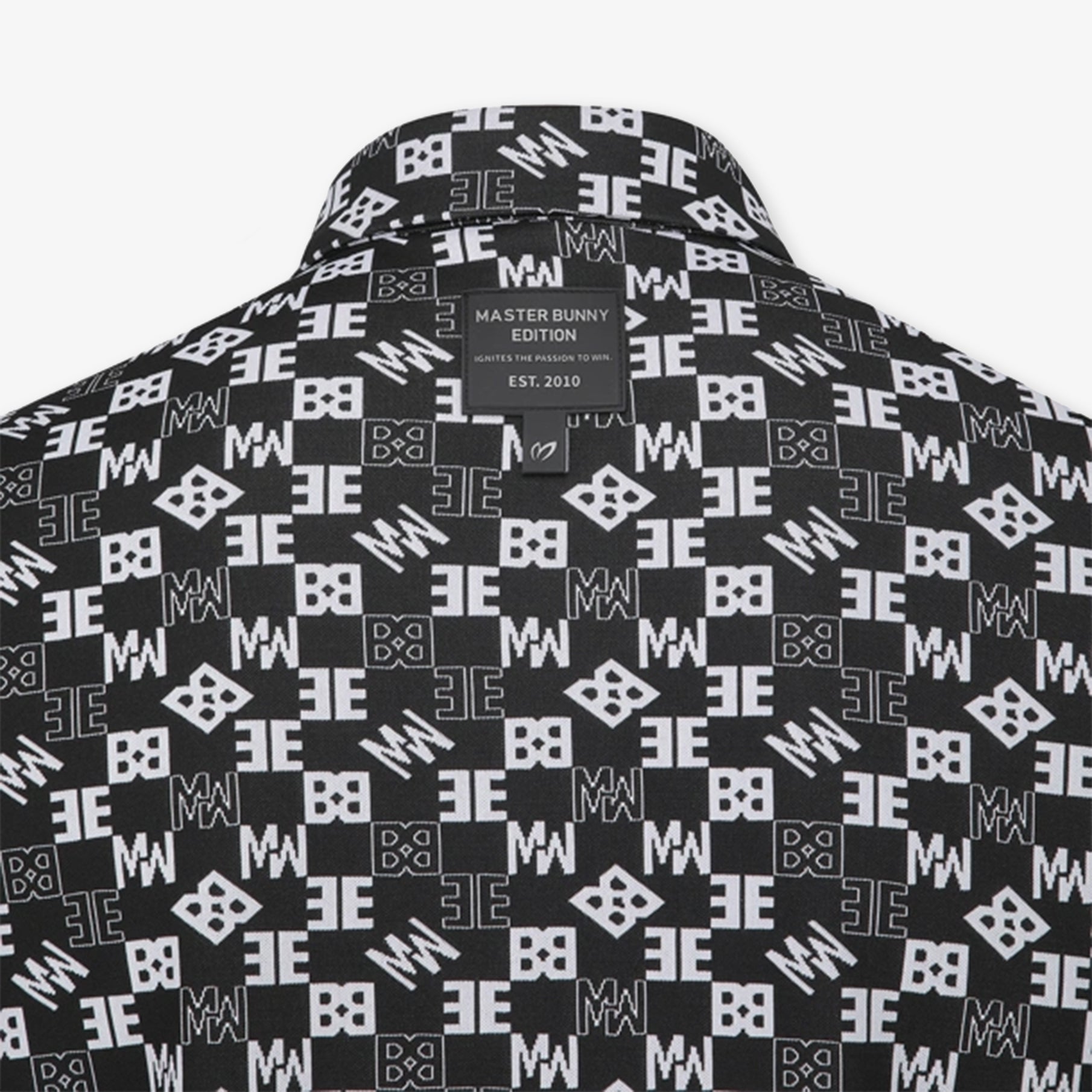 Master Bunny Edition Men&#39;s Pattern T-Shirt - Black - Erthe Golf