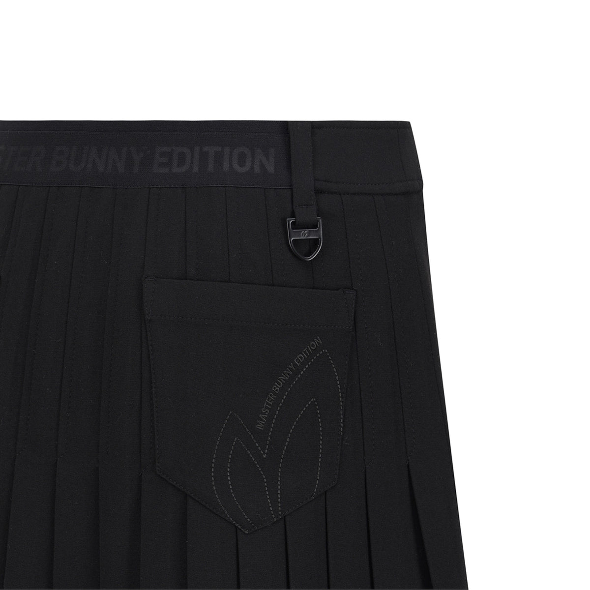 Master Bunny Edition Women's Pleated Skirt - Black - Erthe Golf