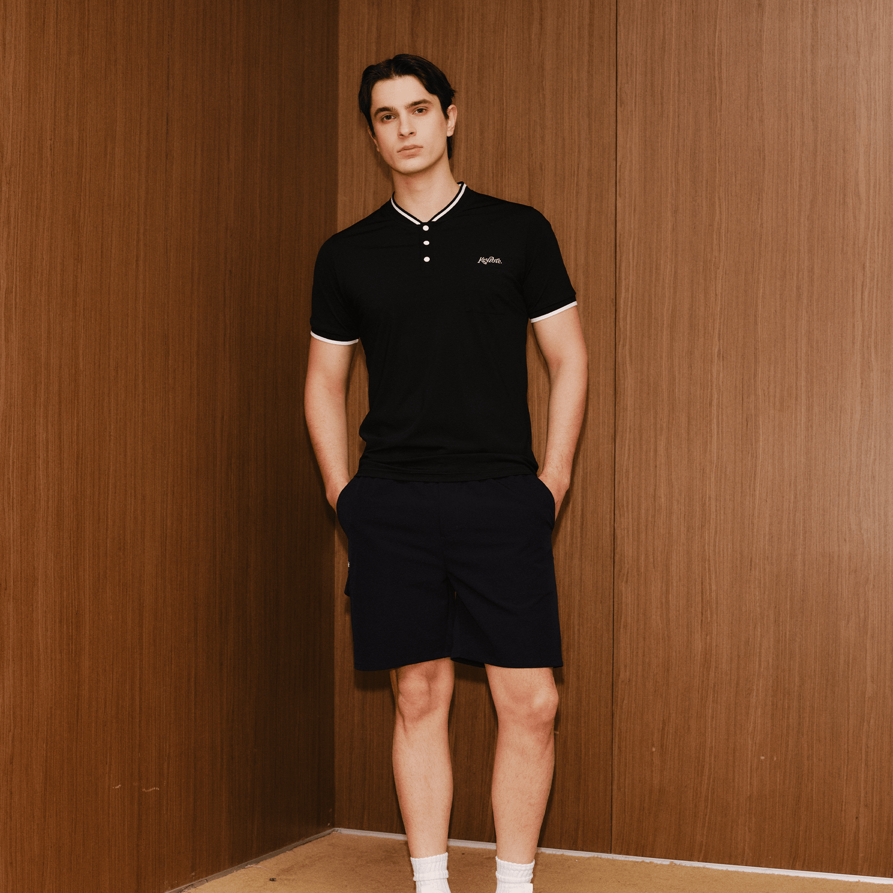 Men's Lightweight Elastic T-Shirt - Black - Erthe Golf