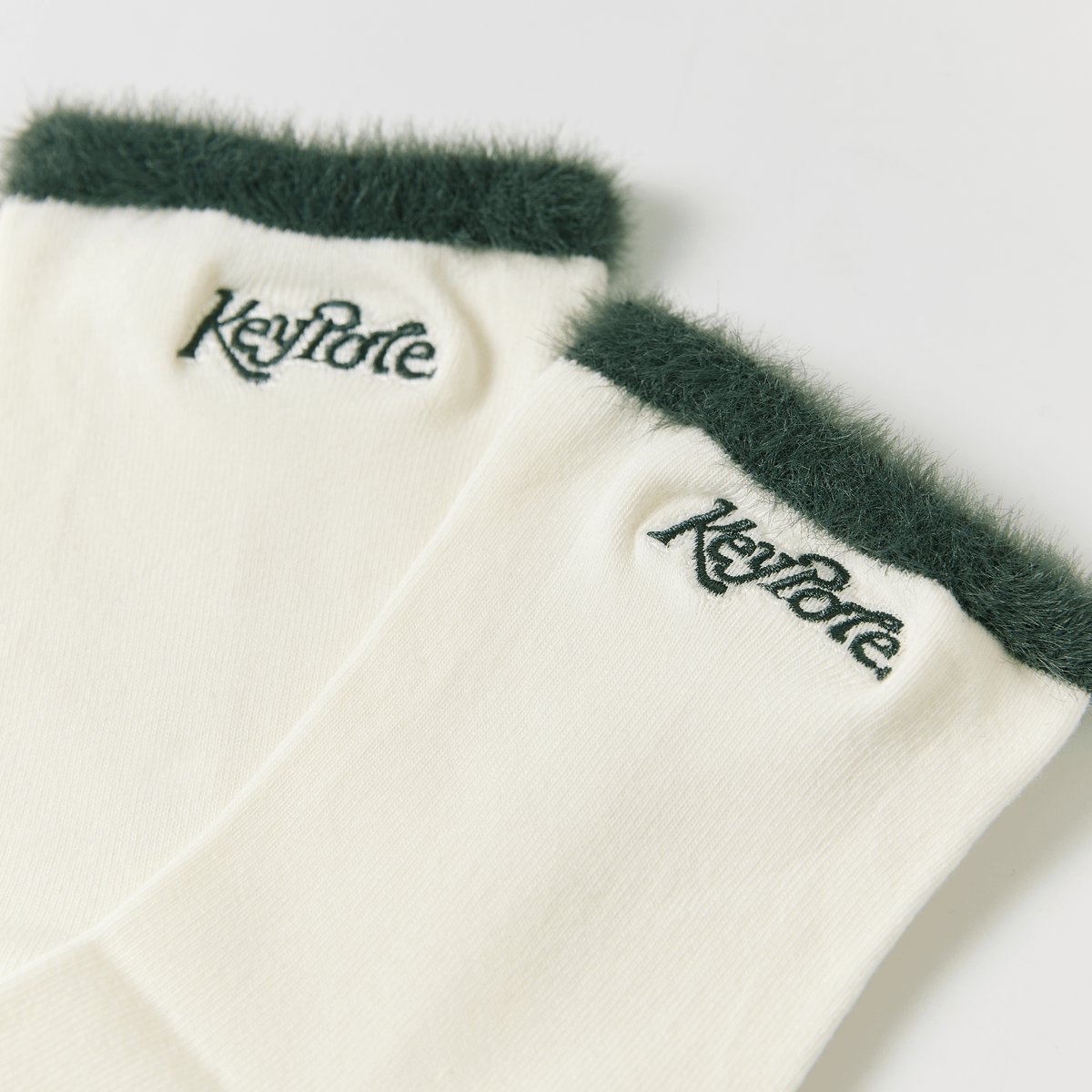 Keypote Women's Fluffy Crew Socks - White - Erthe Golf