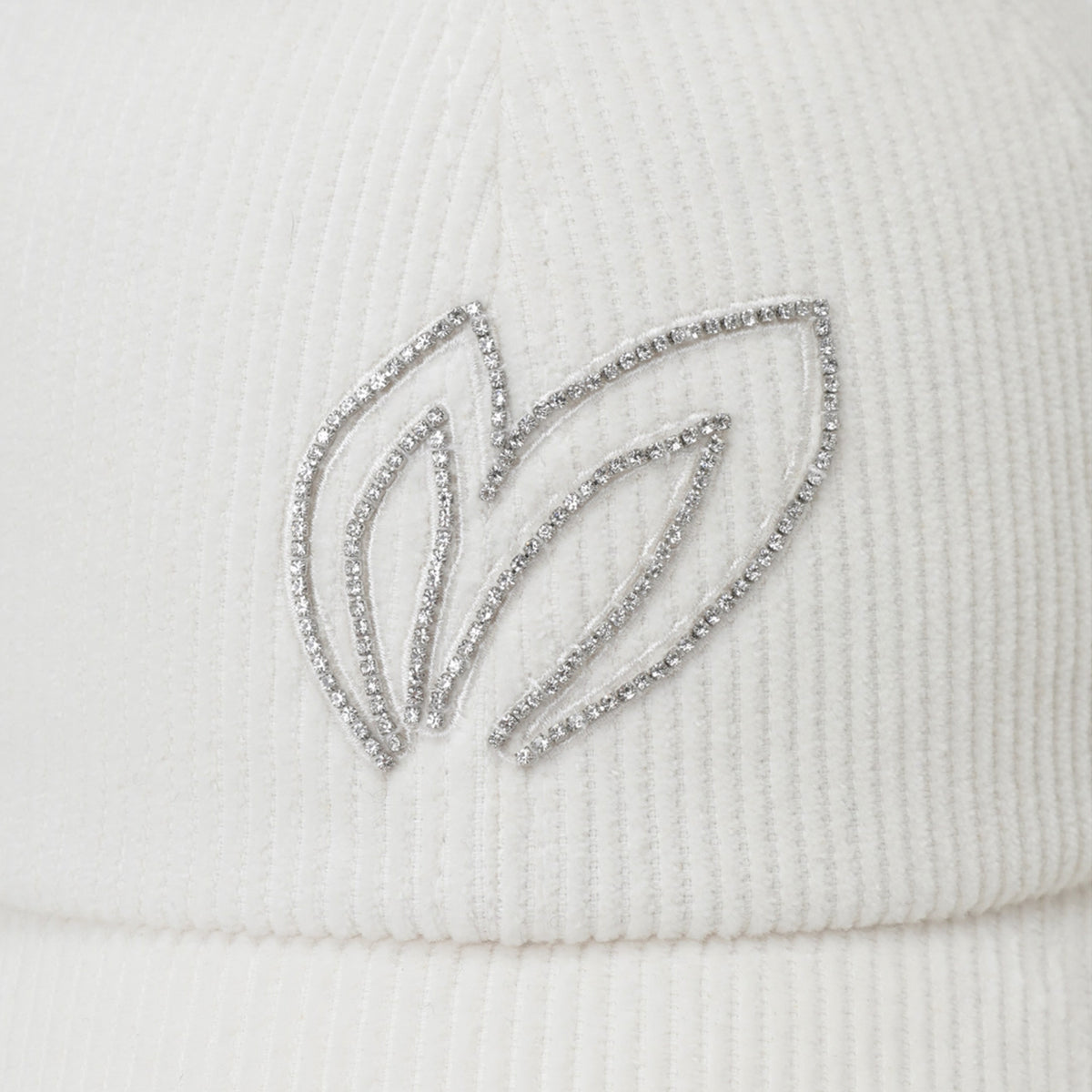 Master Bunny Edition Women's Fur Cap - White - Erthe Golf