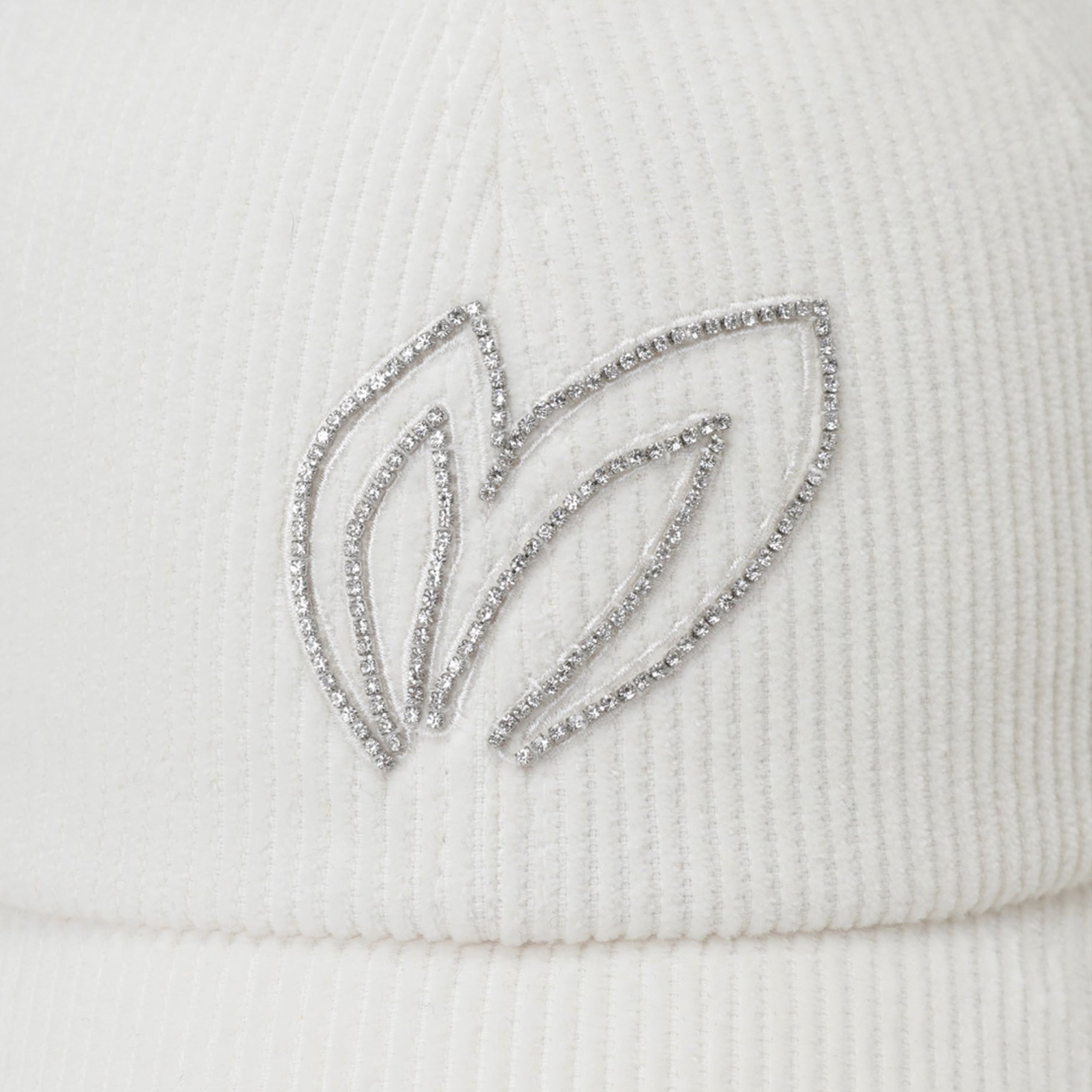 Master Bunny Edition Women&#39;s Fur Cap - White - Erthe Golf