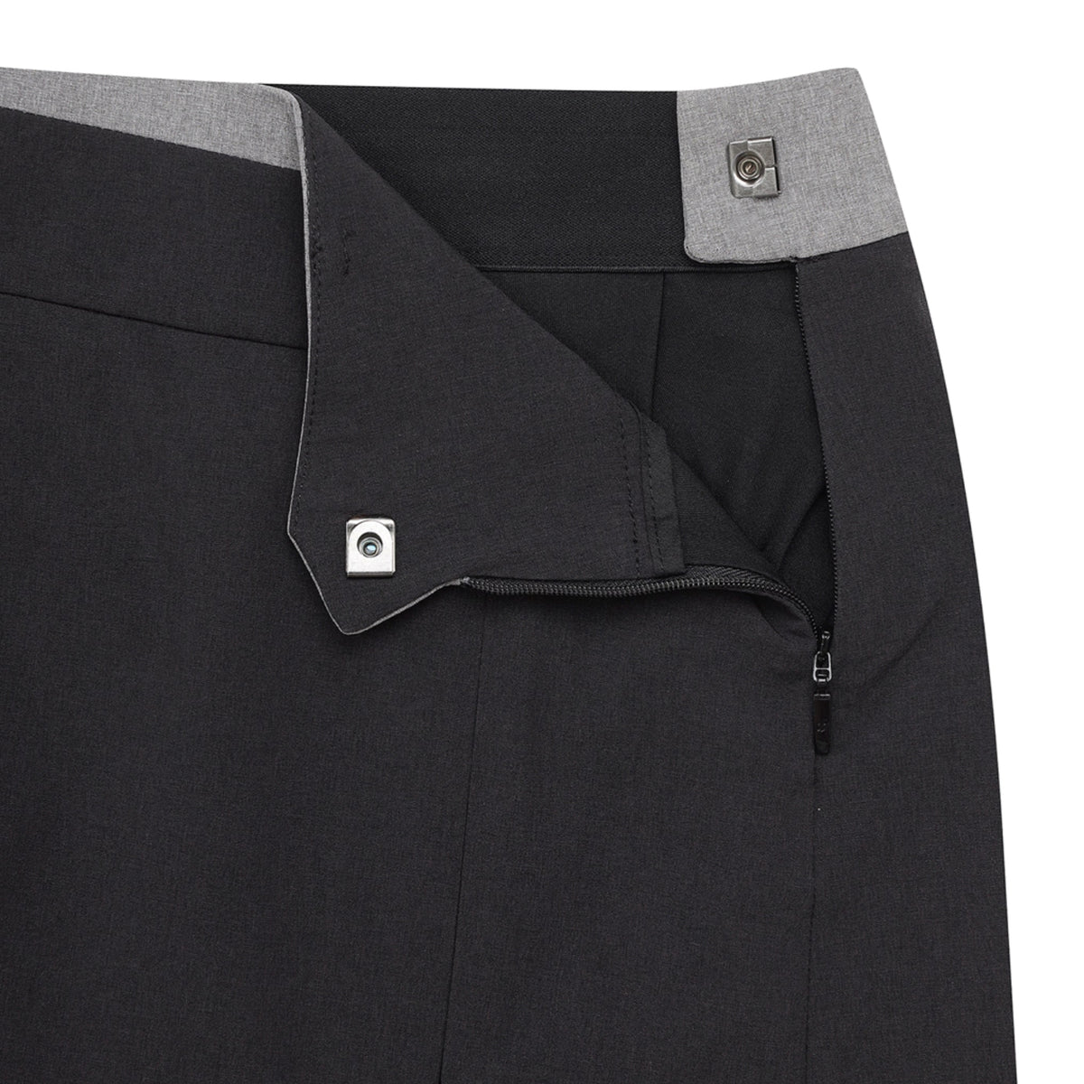 Master Bunny Edition Women's Pocket Skirt - Black - Erthe Golf