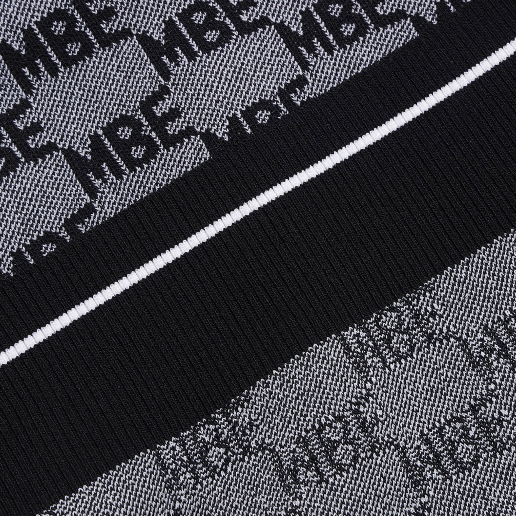 Master Bunny Edition Women&#39;s Logo Vest - Black - Erthe Golf