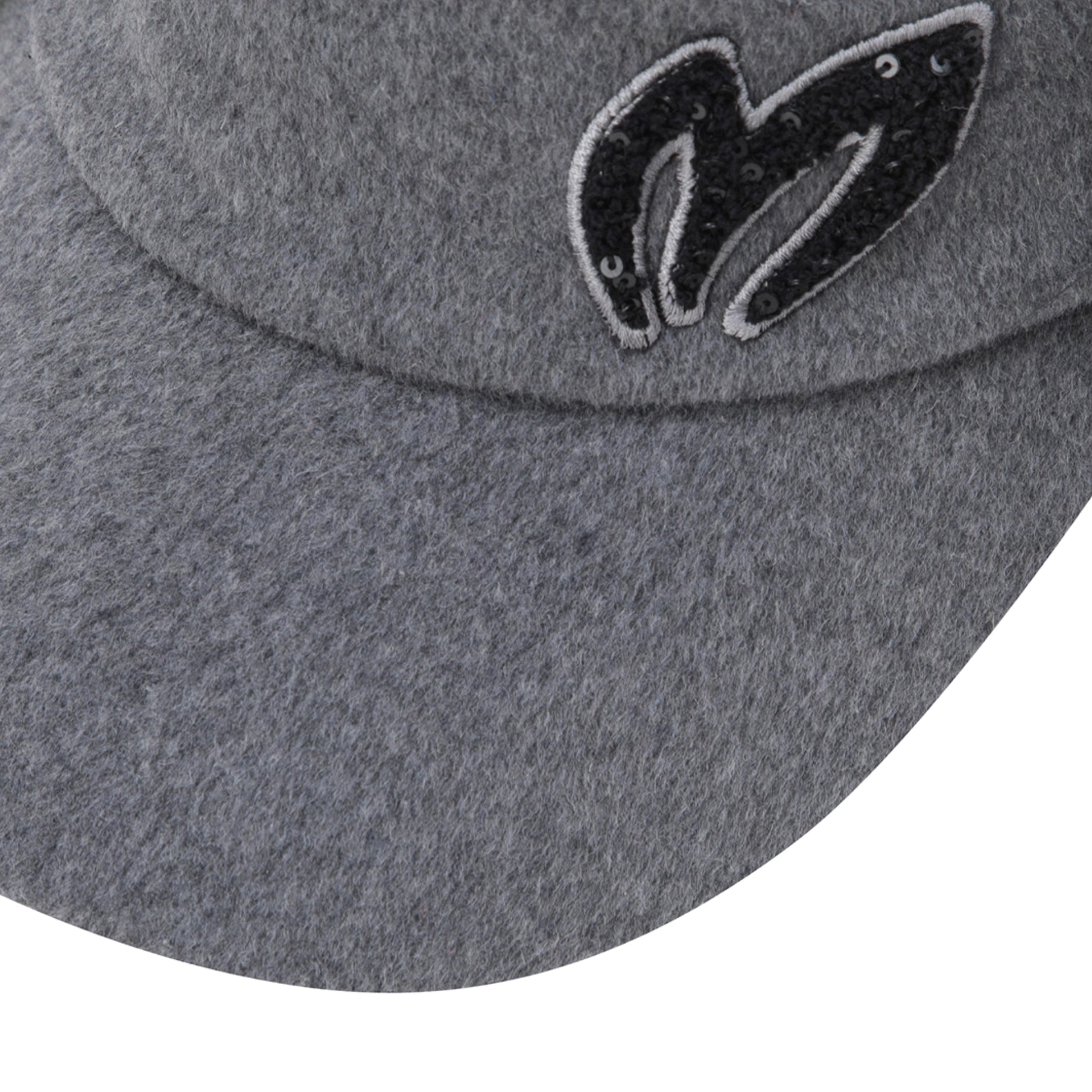 Master Bunny Edition Women&#39;s Fur Visor - Grey - Erthe Golf