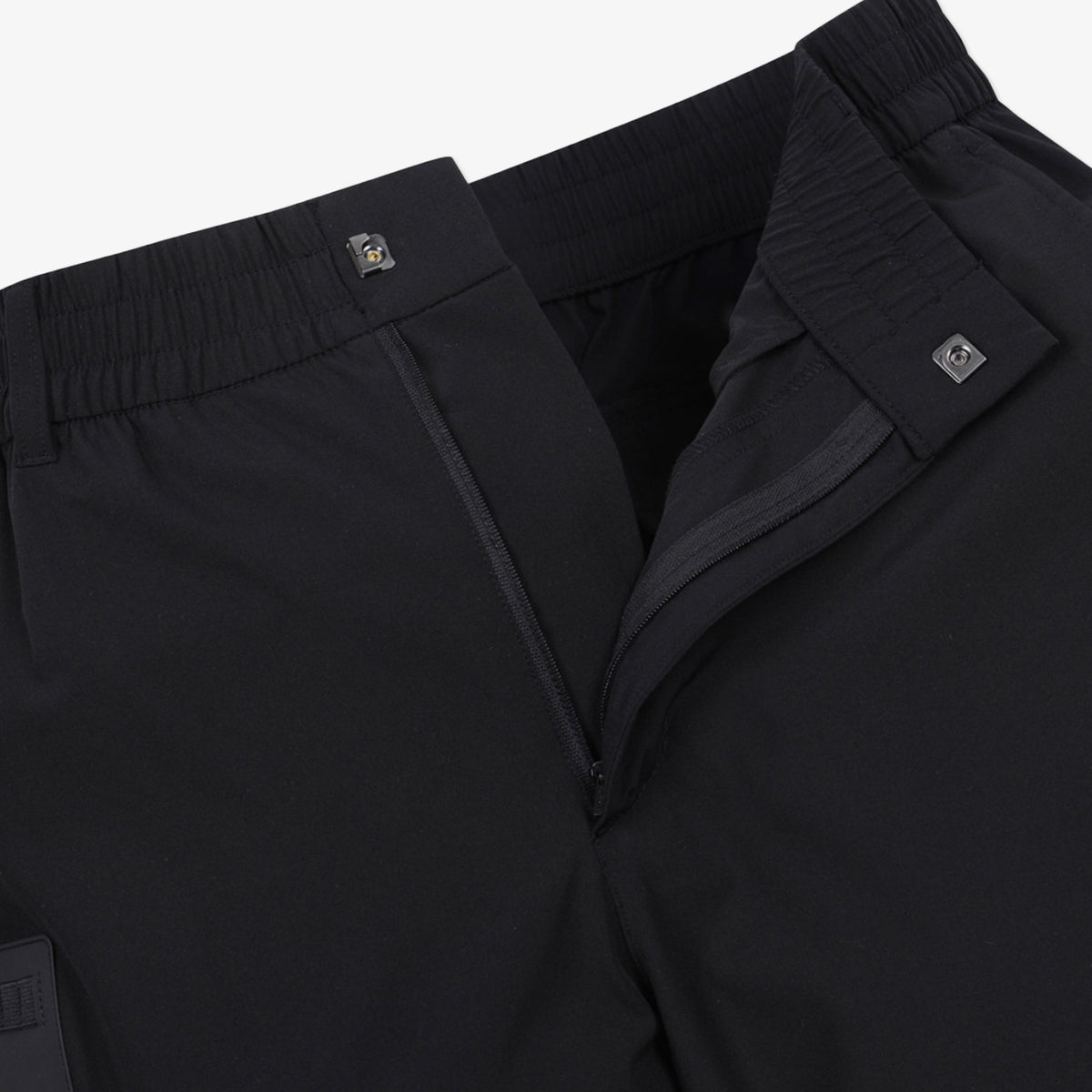 Golden Bear Stretchable Woven Cargo Jogger Pants Black - Erthe Golf