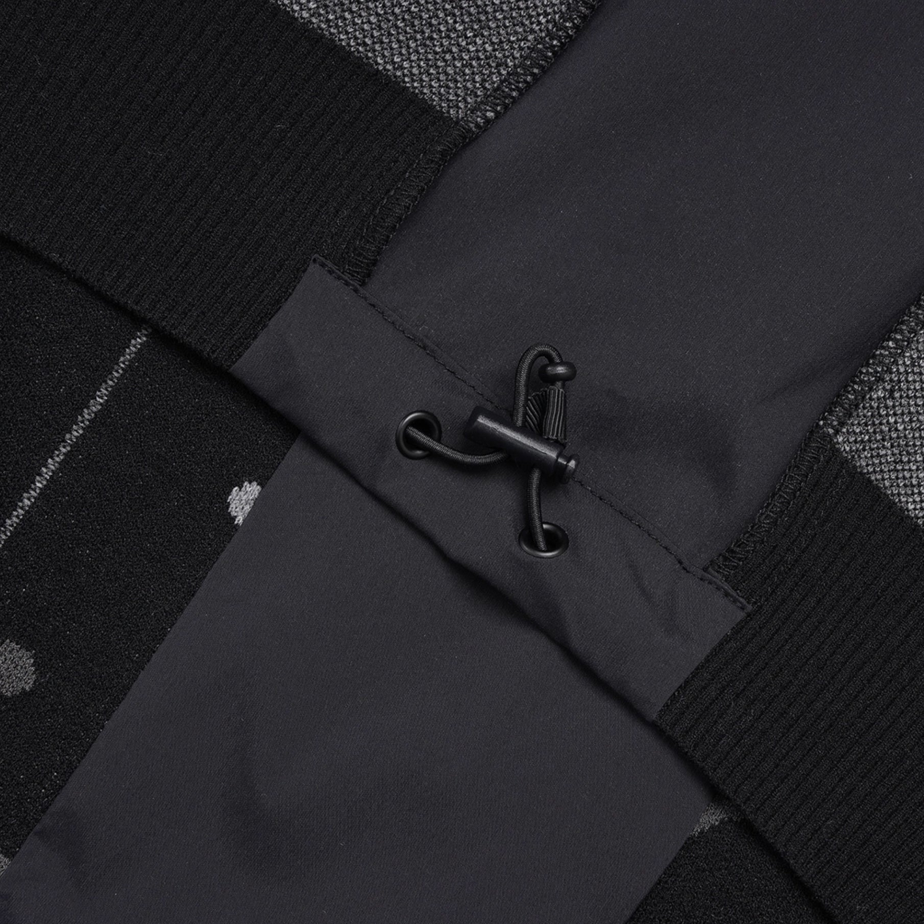 Master Bunny Edition Men&#39;s Camo Top - Black - Erthe Golf