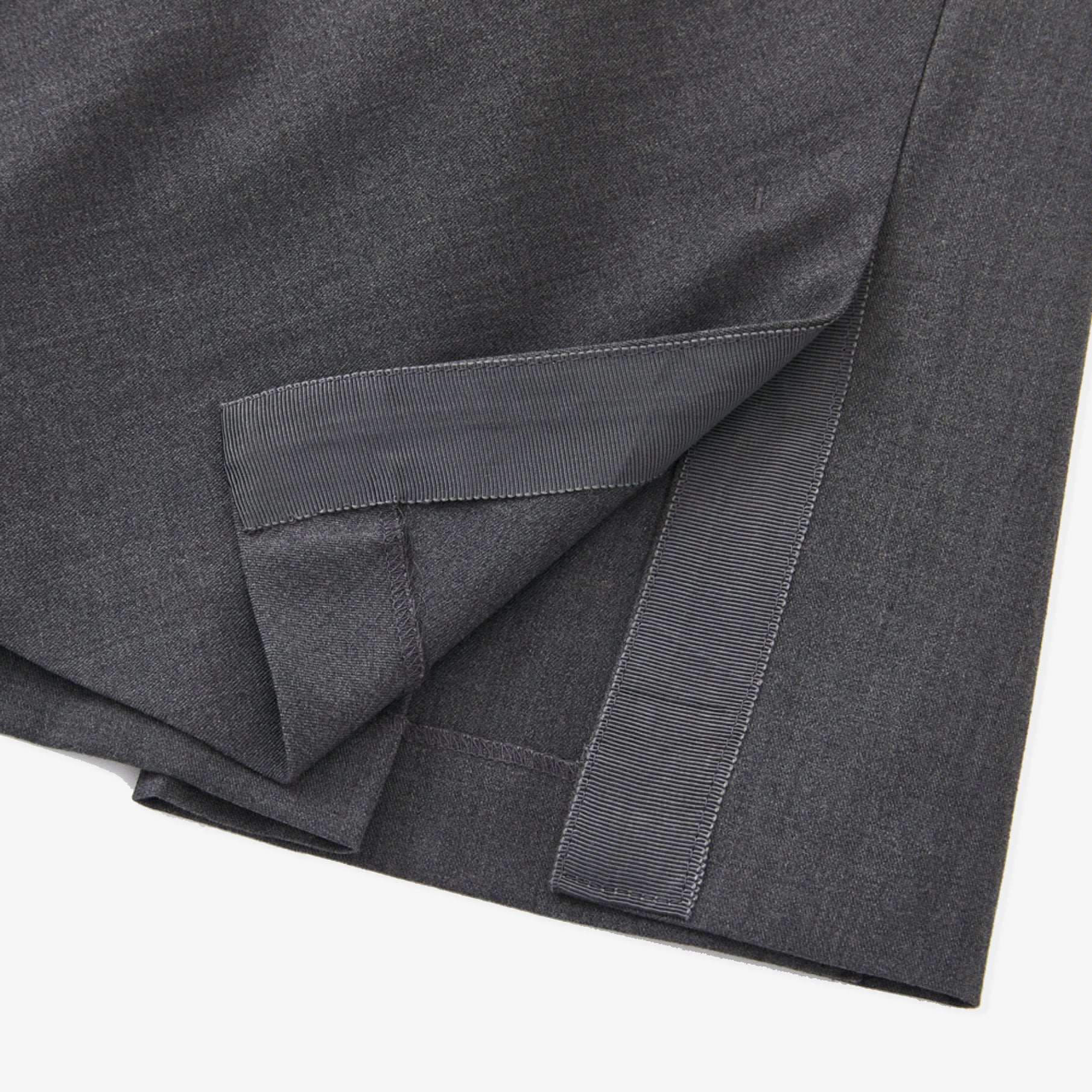 Women's Pleated Bermuda Pants - Melange Gray - Erthe Golf