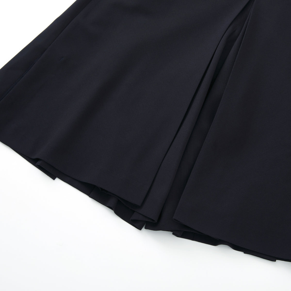 Women's Pleated Bermuda Pants - Navy - Erthe Golf
