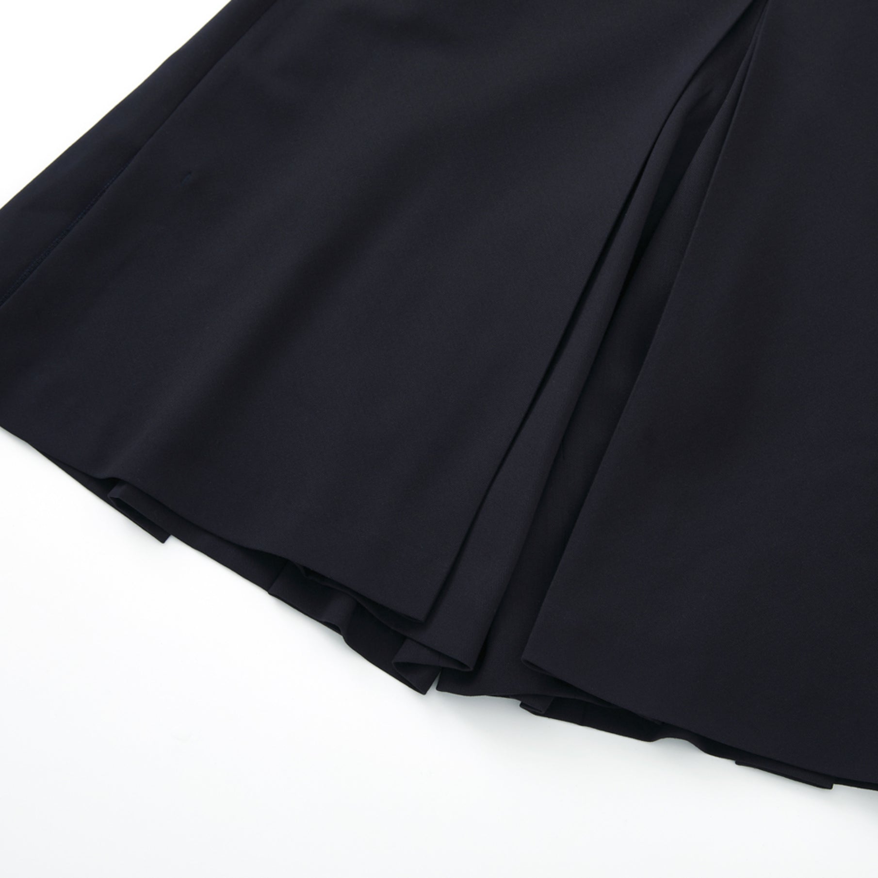 Women's Pleated Bermuda Pants - Navy - Erthe Golf