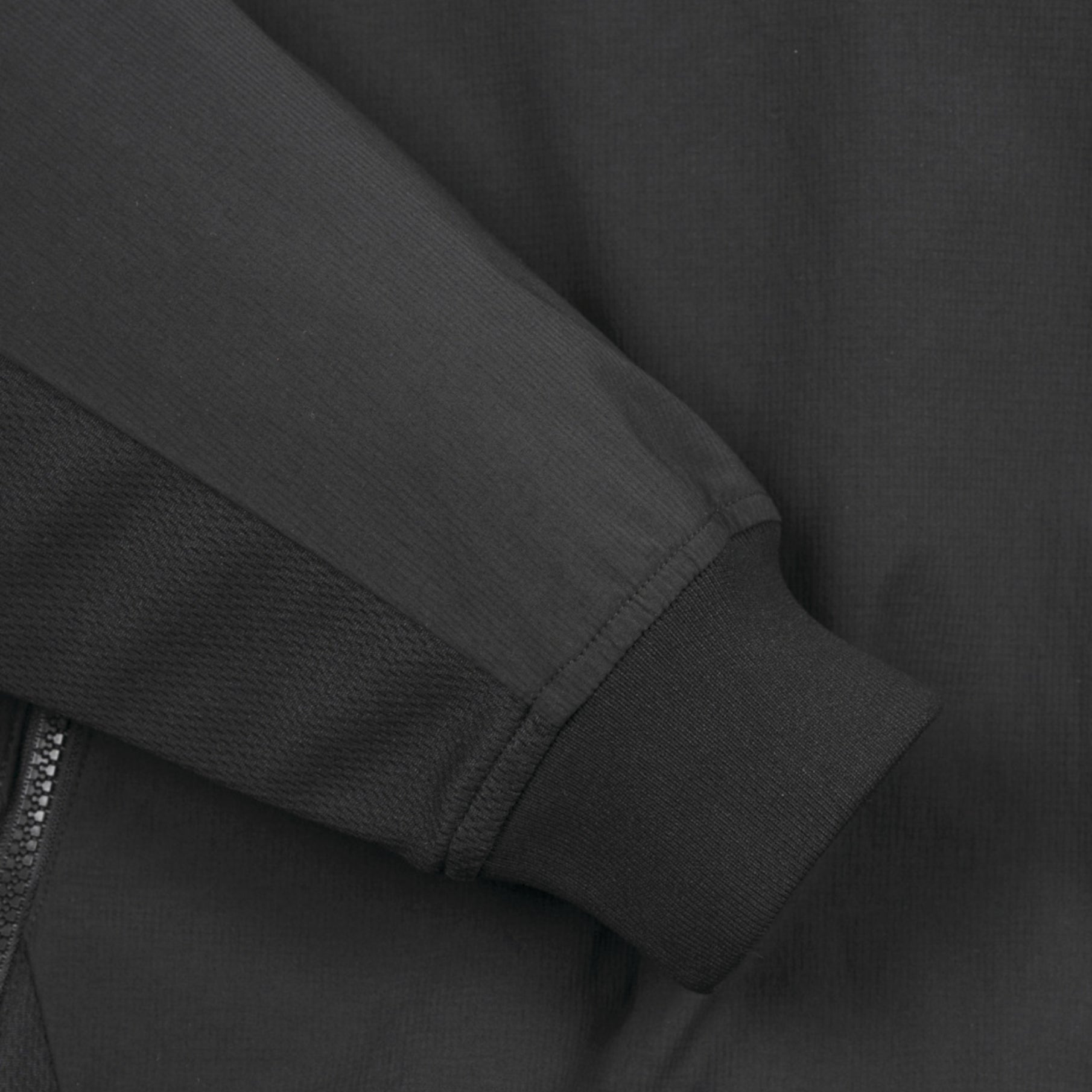 [Golden Bear x Batman] Men&#39;s Mesh Woven Sweatshirt - Black - Erthe Golf