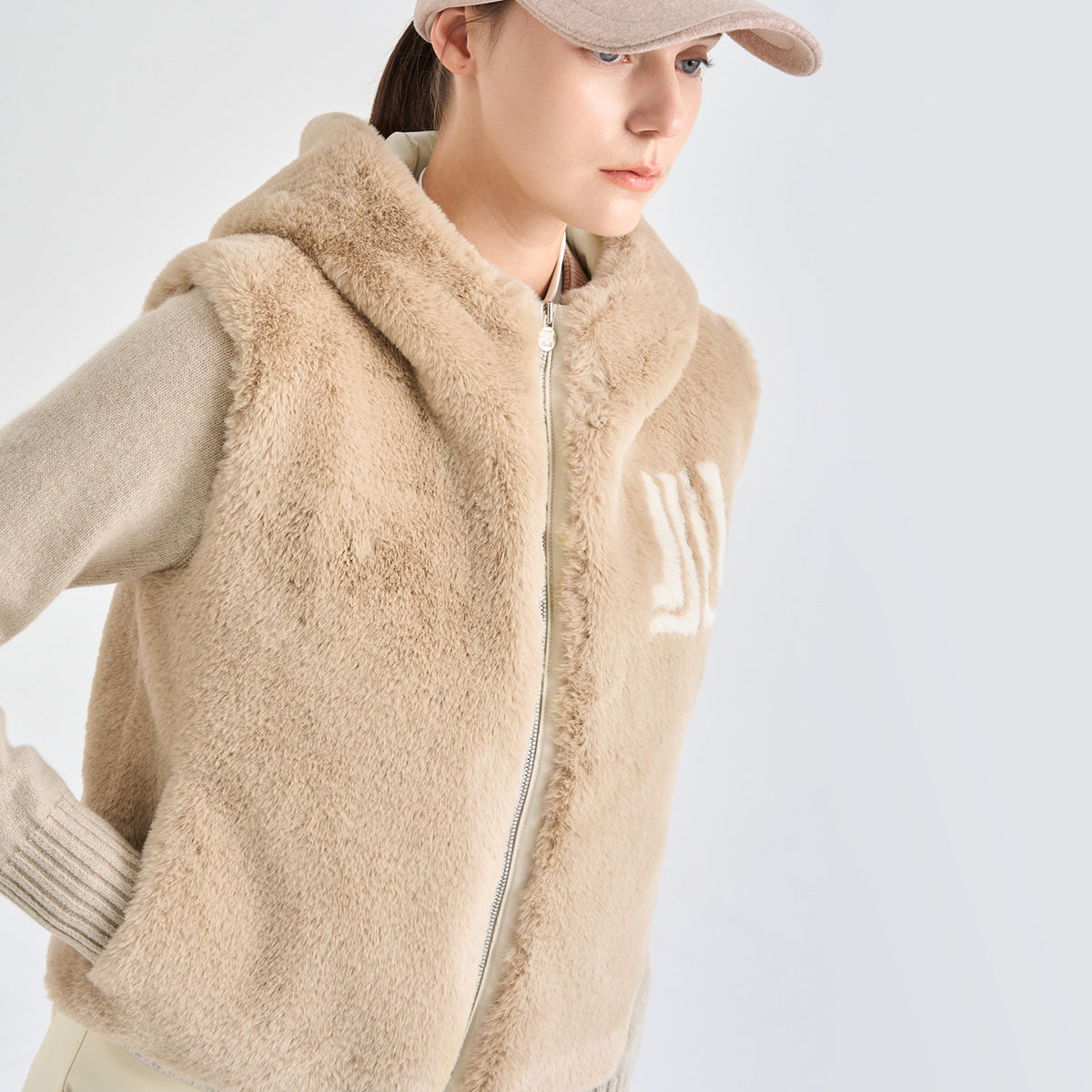 Women's Fur Vest - Beige - Erthe Golf