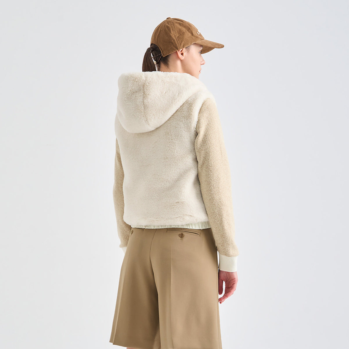 Women's Fur Vest - Ivory - Erthe Golf