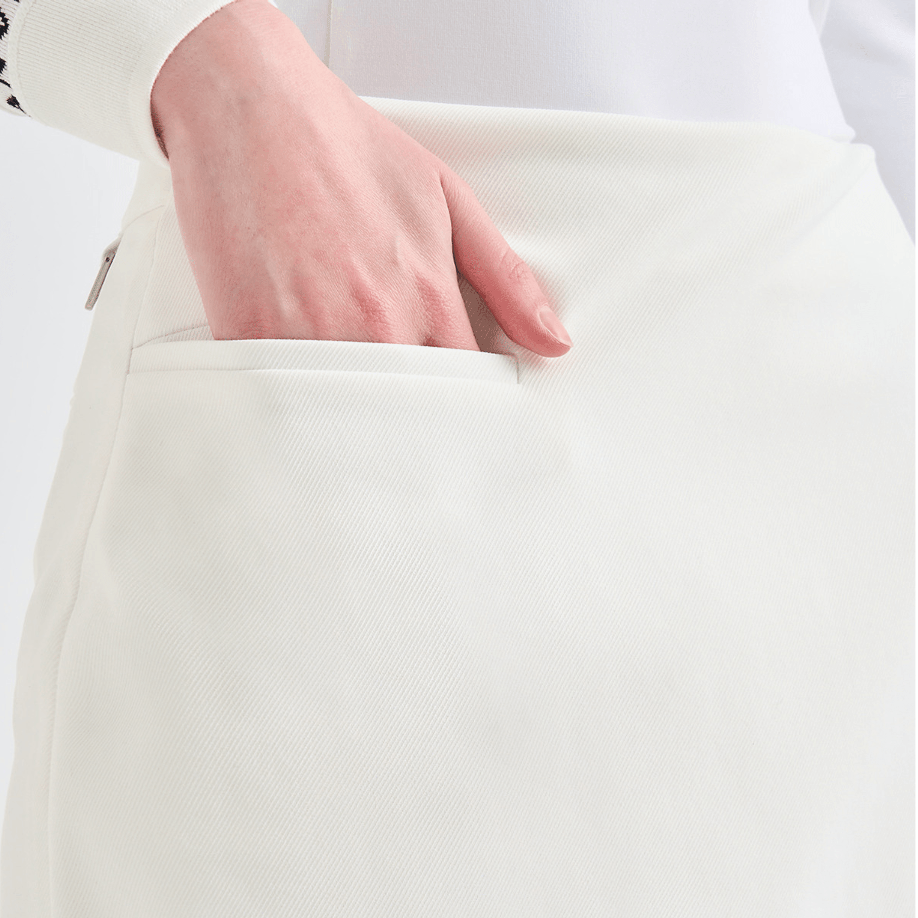 Women's Stretch Panel Mini Skirt - Off White - Erthe Golf