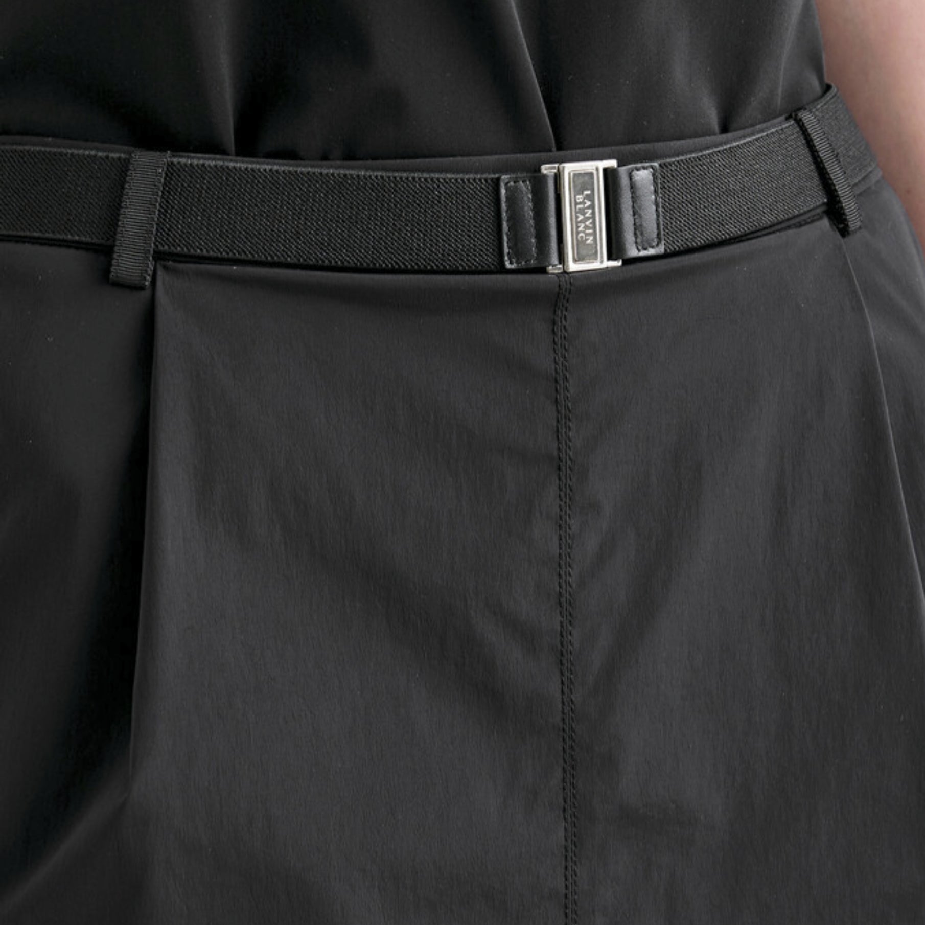 Women's Pintuck Belted Skirt - Black - Erthe Golf