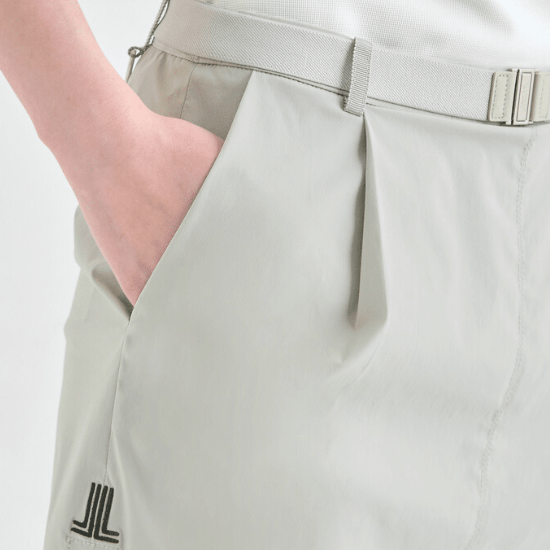 Women's Pintuck Belted Skirt - Grey - Erthe Golf