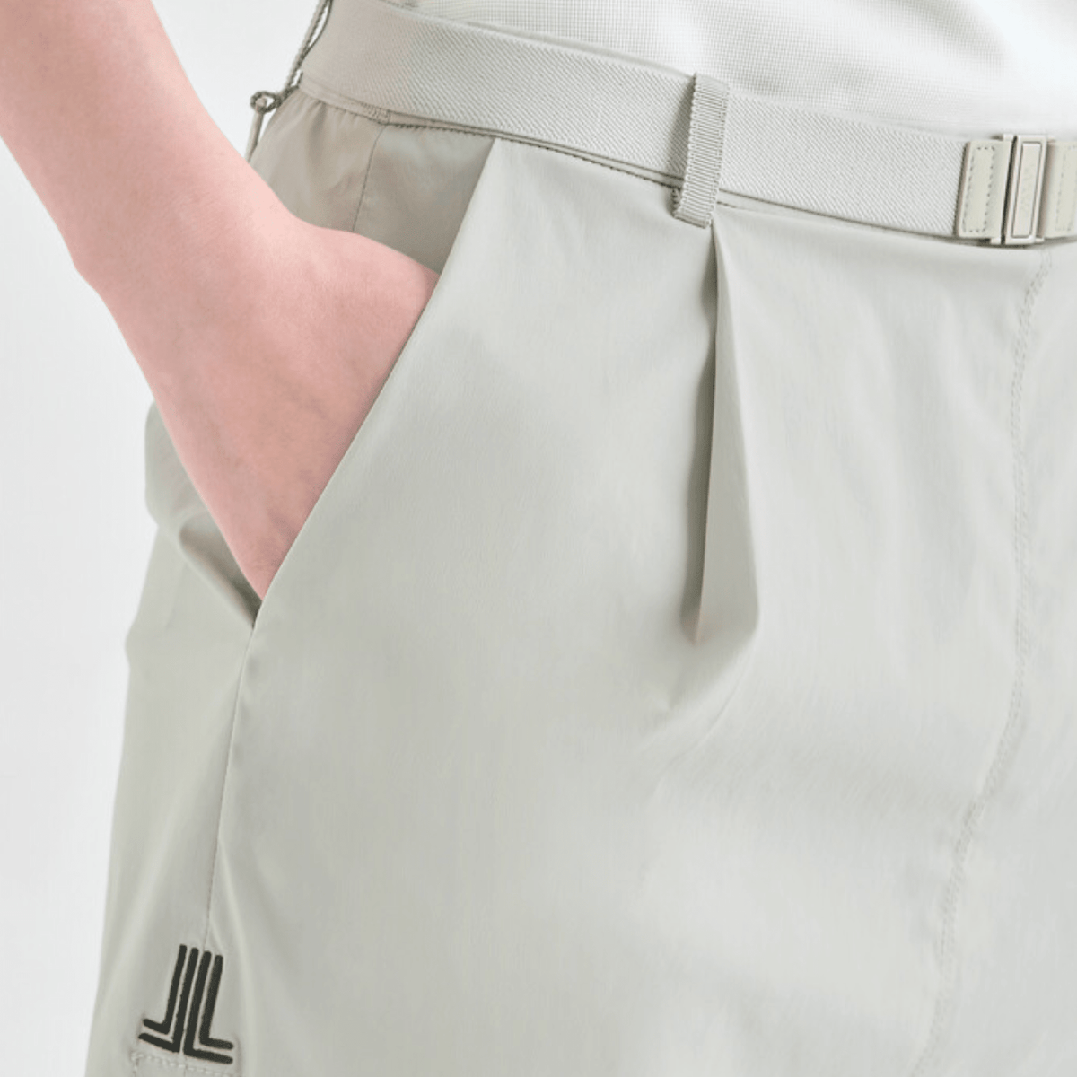 Women's Pintuck Belted Skirt - Grey - Erthe Golf
