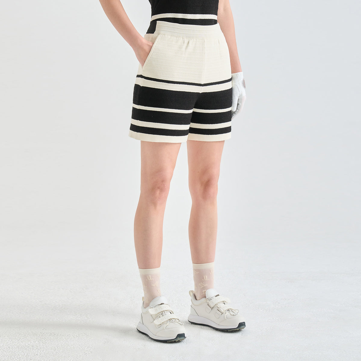 Women's Shorts - Black - Erthe Golf
