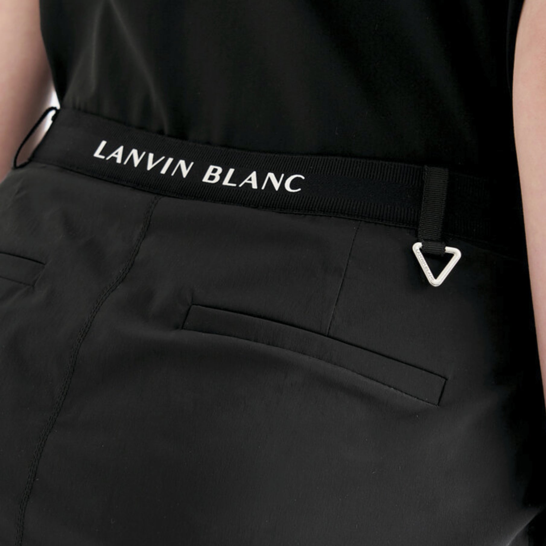 Women's Pintuck Belted Skirt - Black - Erthe Golf