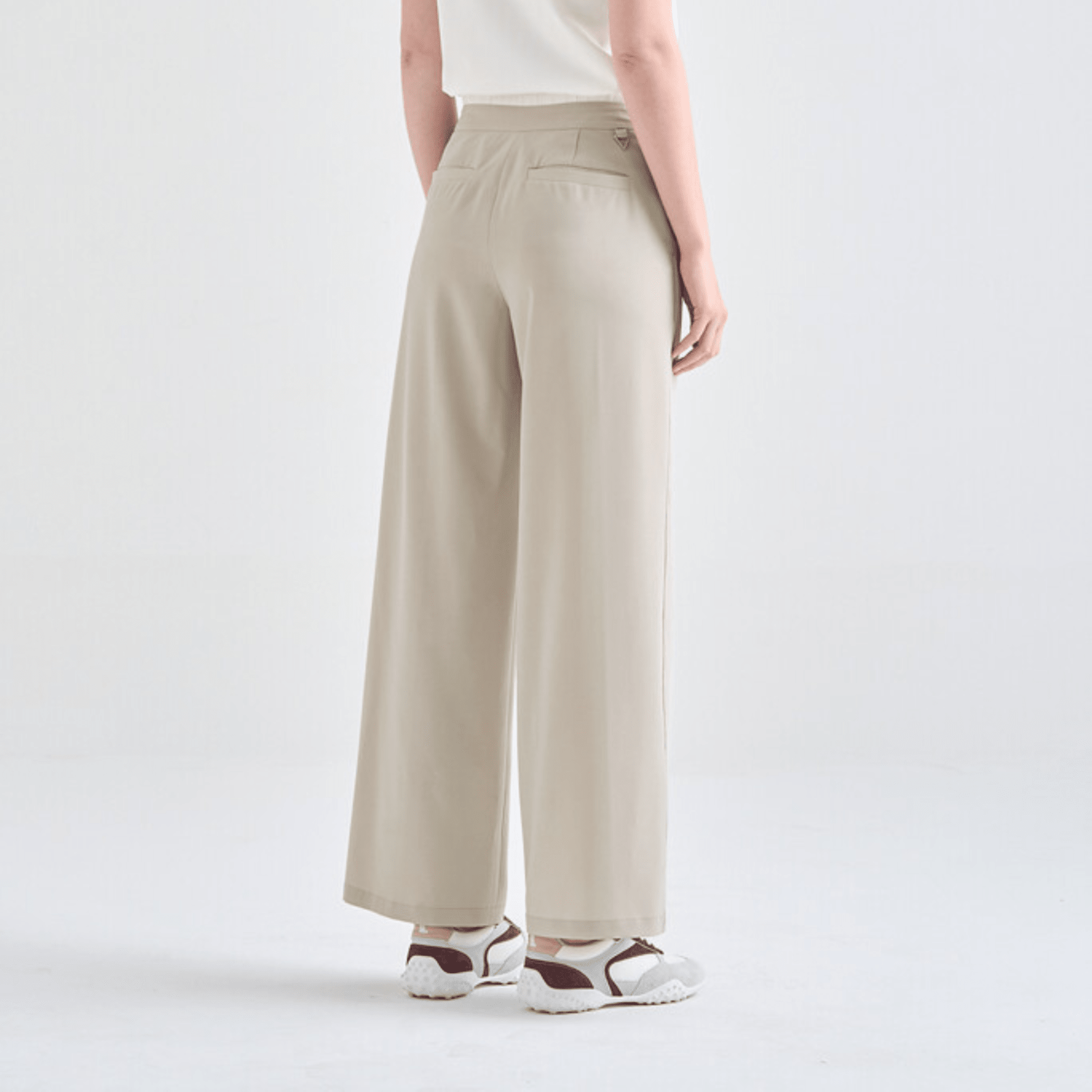 Women's Banded Wide - Leg Pants - Greige - Erthe Golf