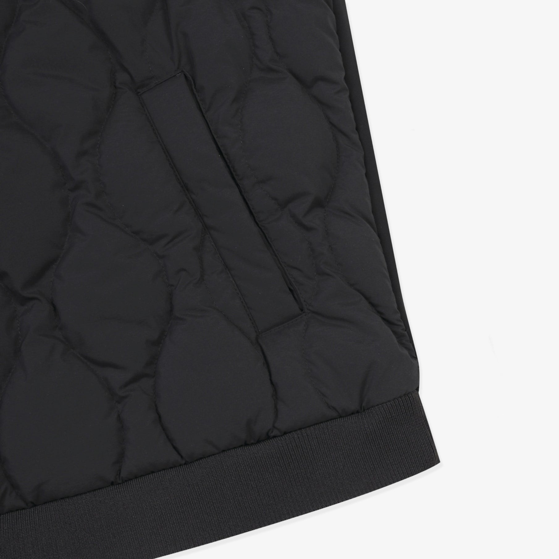 Men's Hybrid Down Vest - Black - Erthe Golf