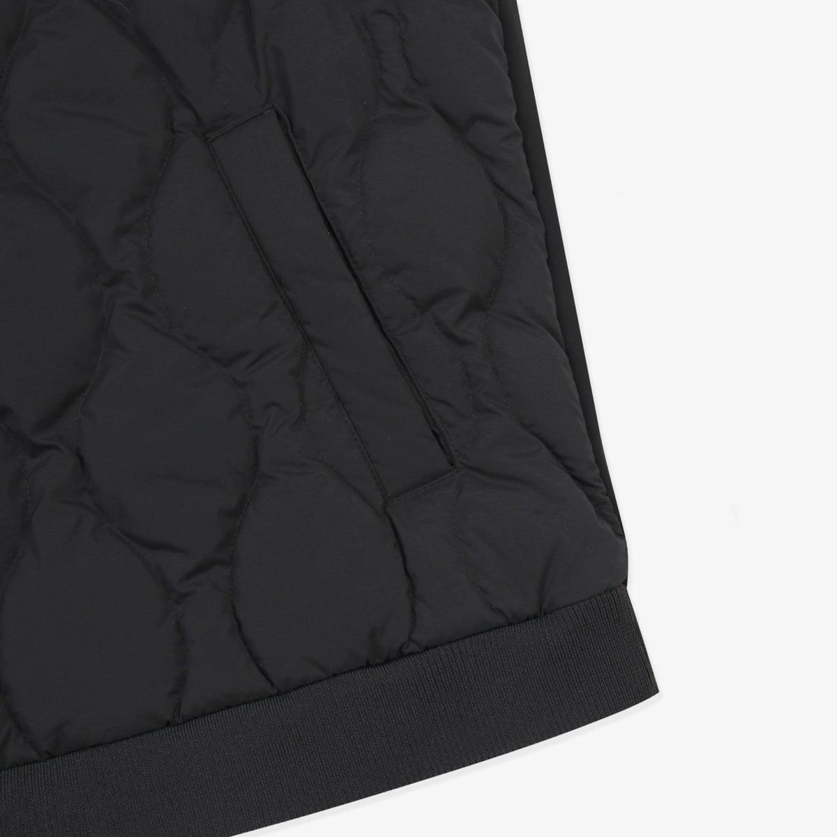 Men's Hybrid Down Vest - Black - Erthe Golf