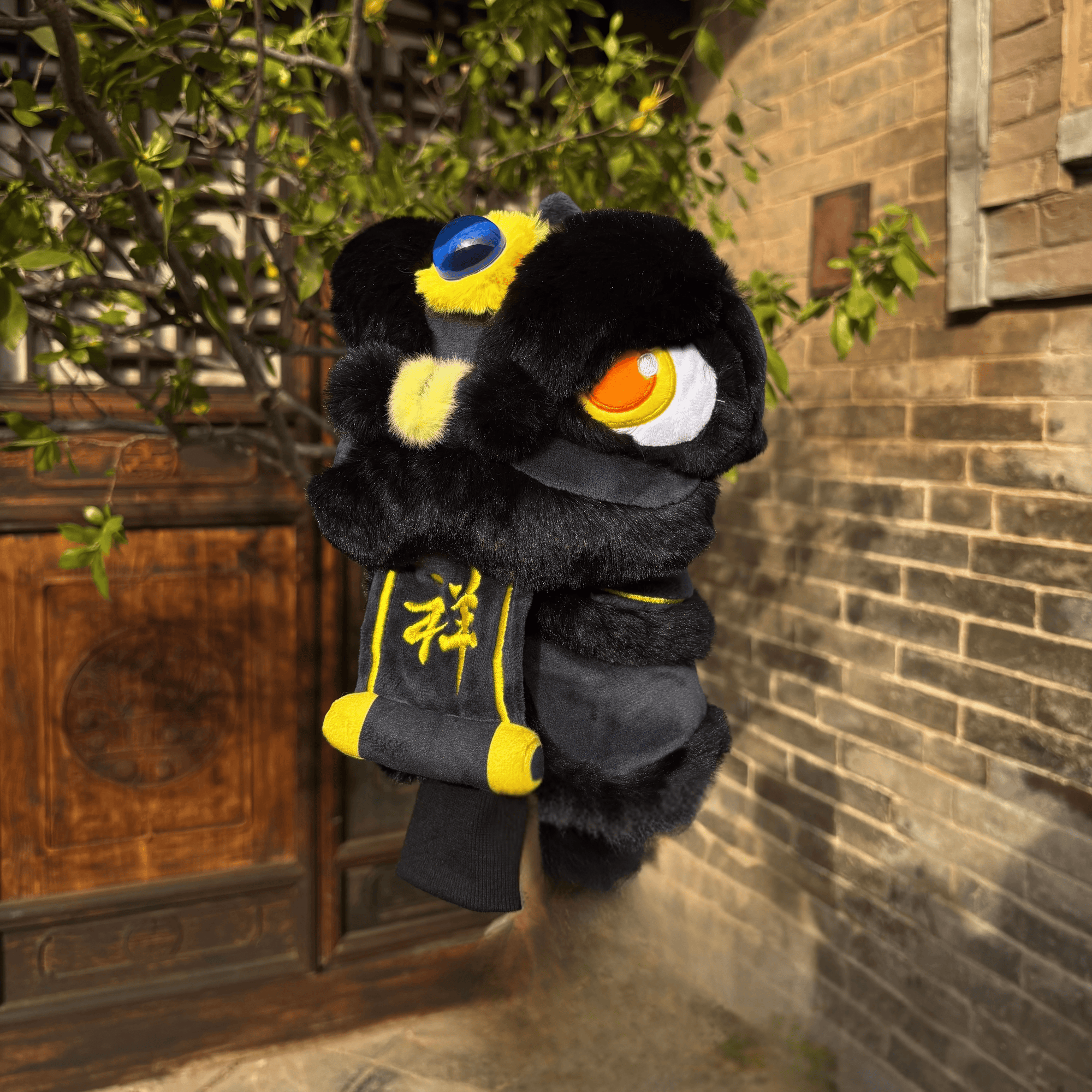 Lion Dance 3 - Wood Headcover - Black And Gold - Erthe Golf