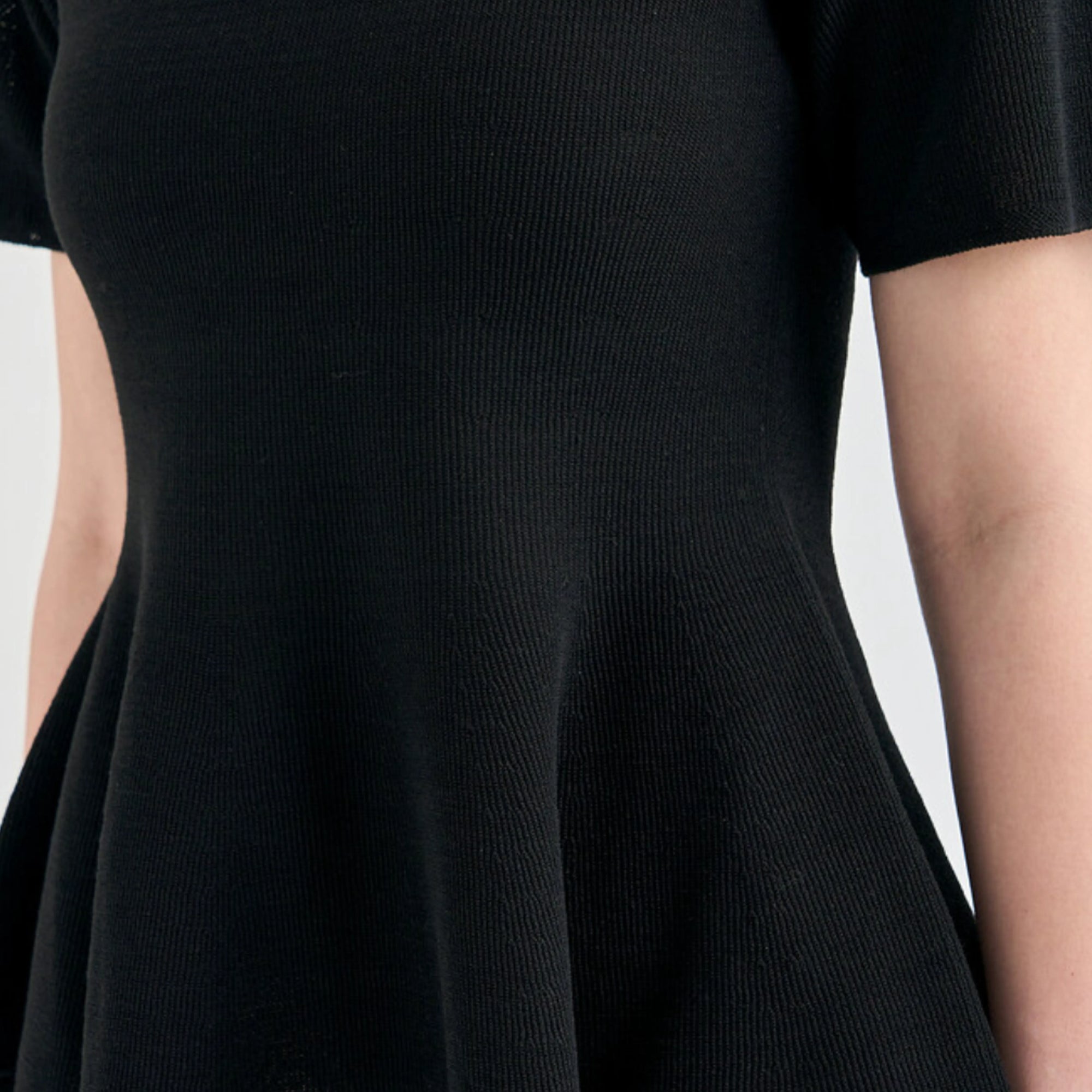 Women's Flare Knit Top - Black - Erthe Golf