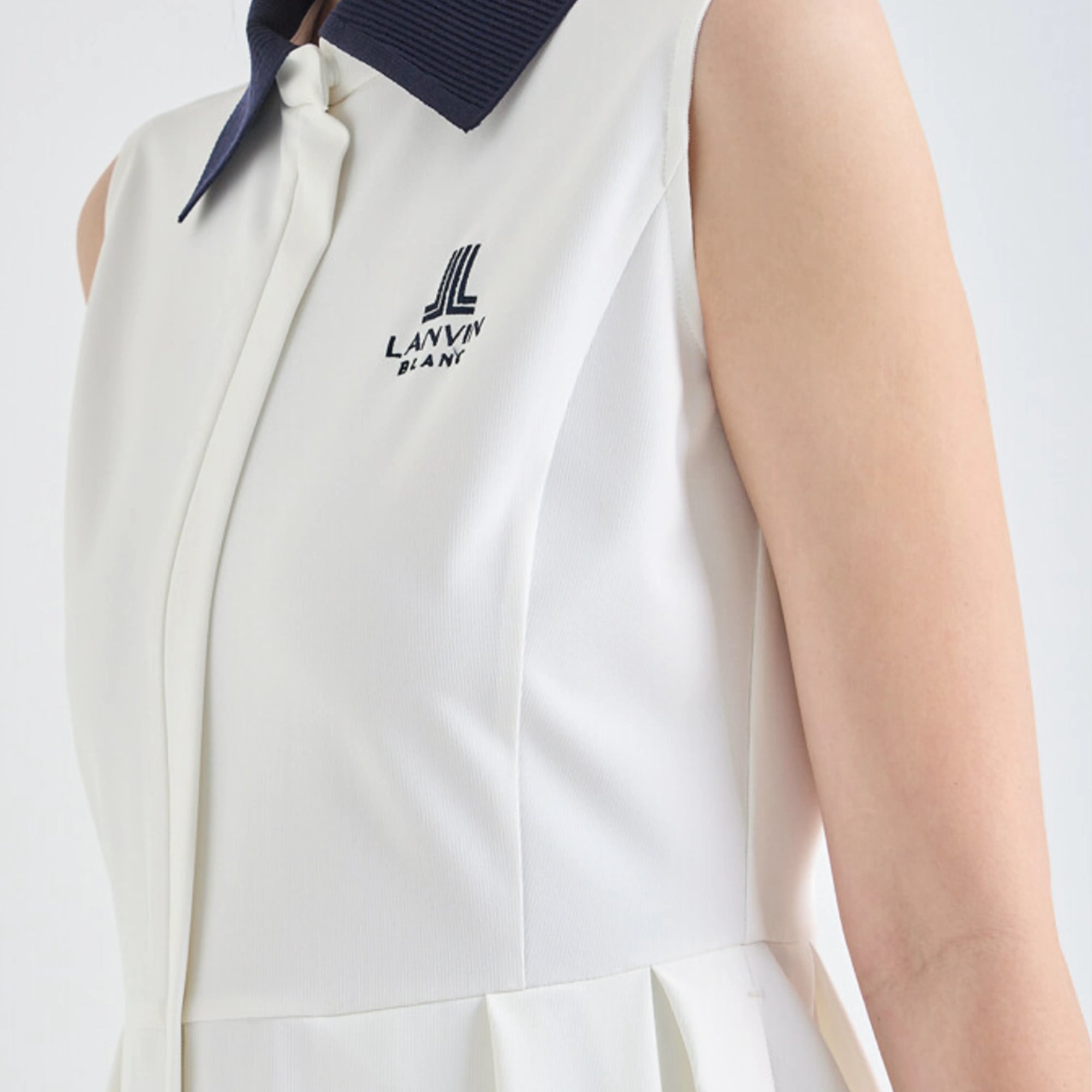 Women's Pleated Golf Dress - White - Erthe Golf