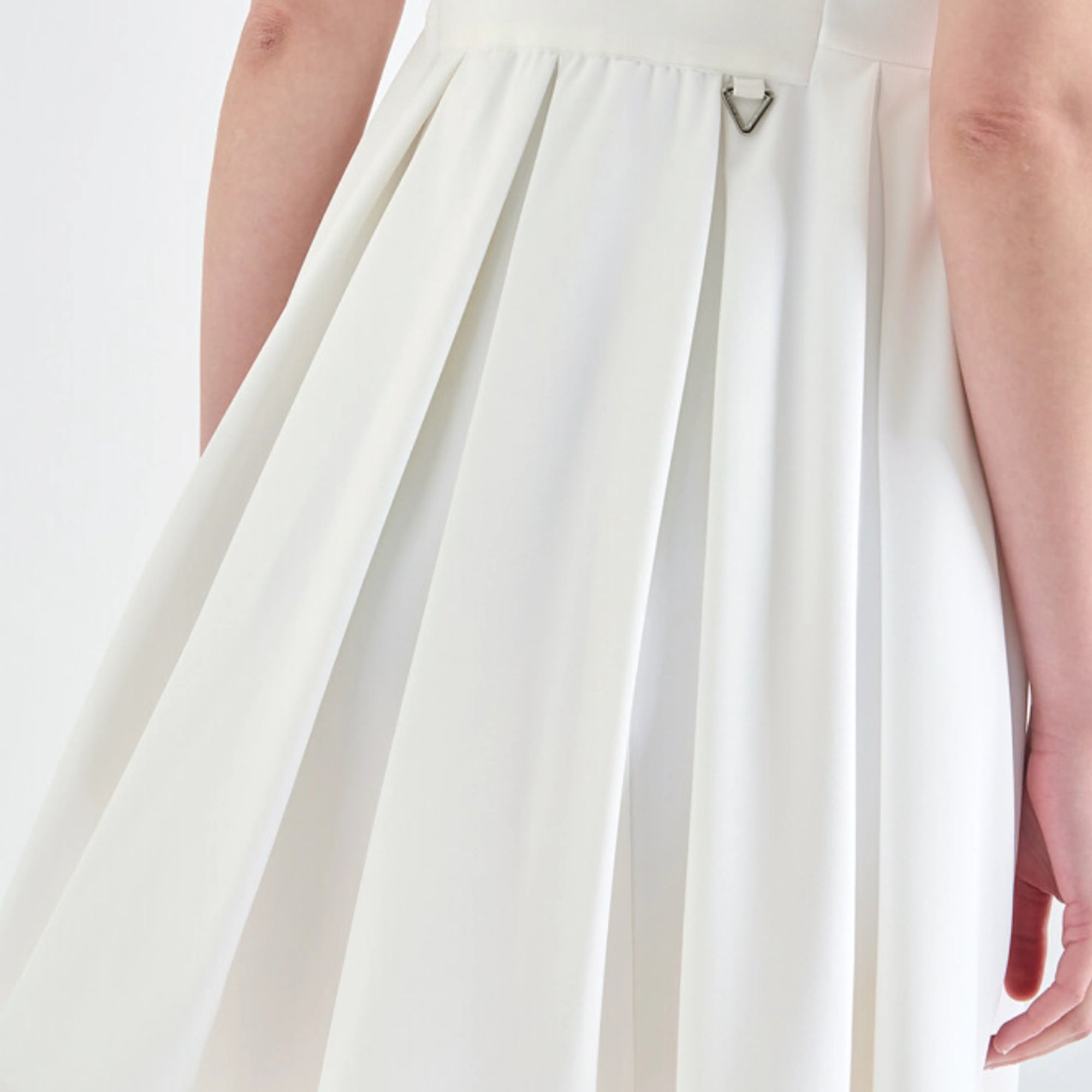 Women's Pleated Golf Dress - White - Erthe Golf