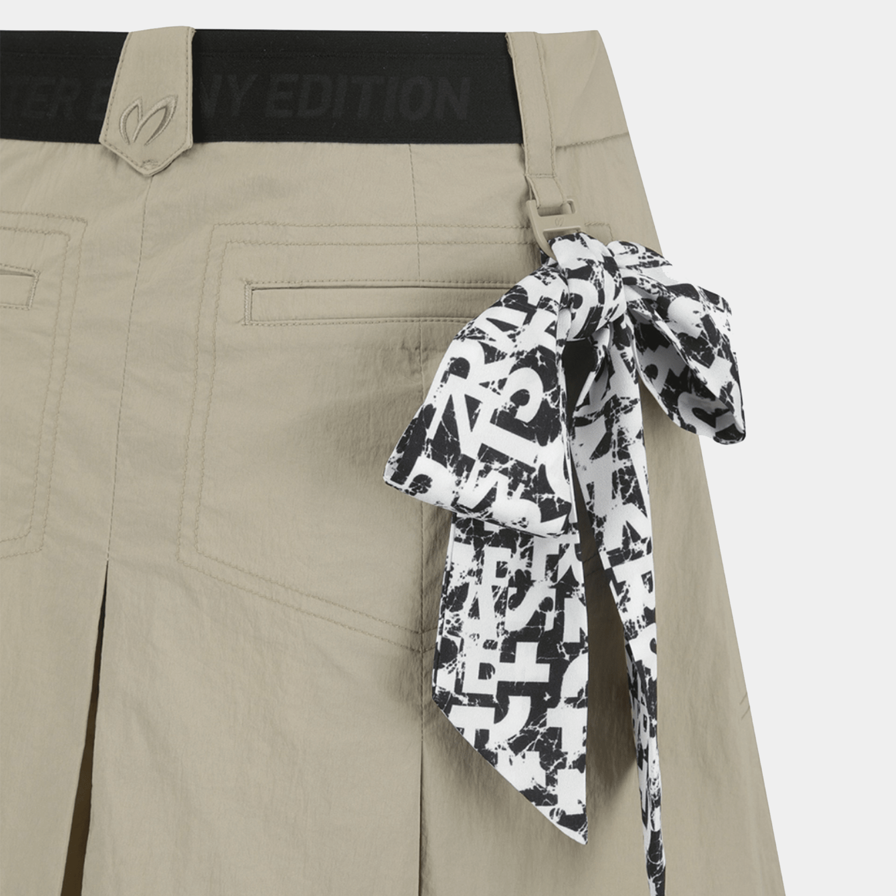 Women's Pleated Shorts - Beige - Erthe Golf