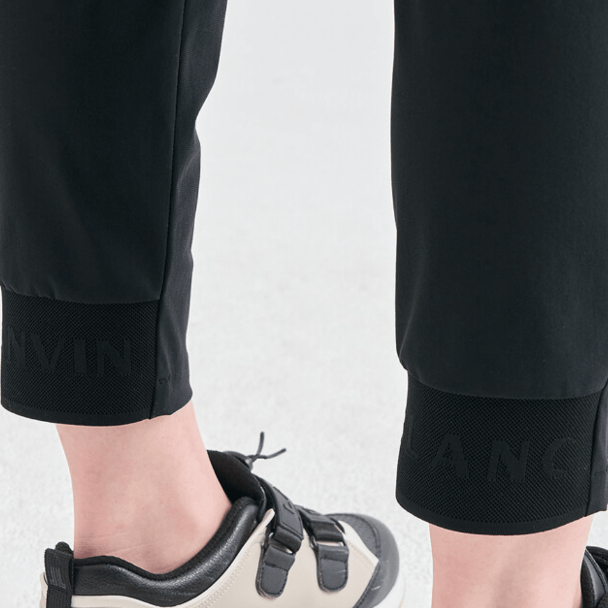 Women's Texture - Block Tapered Pants - Black - Erthe Golf
