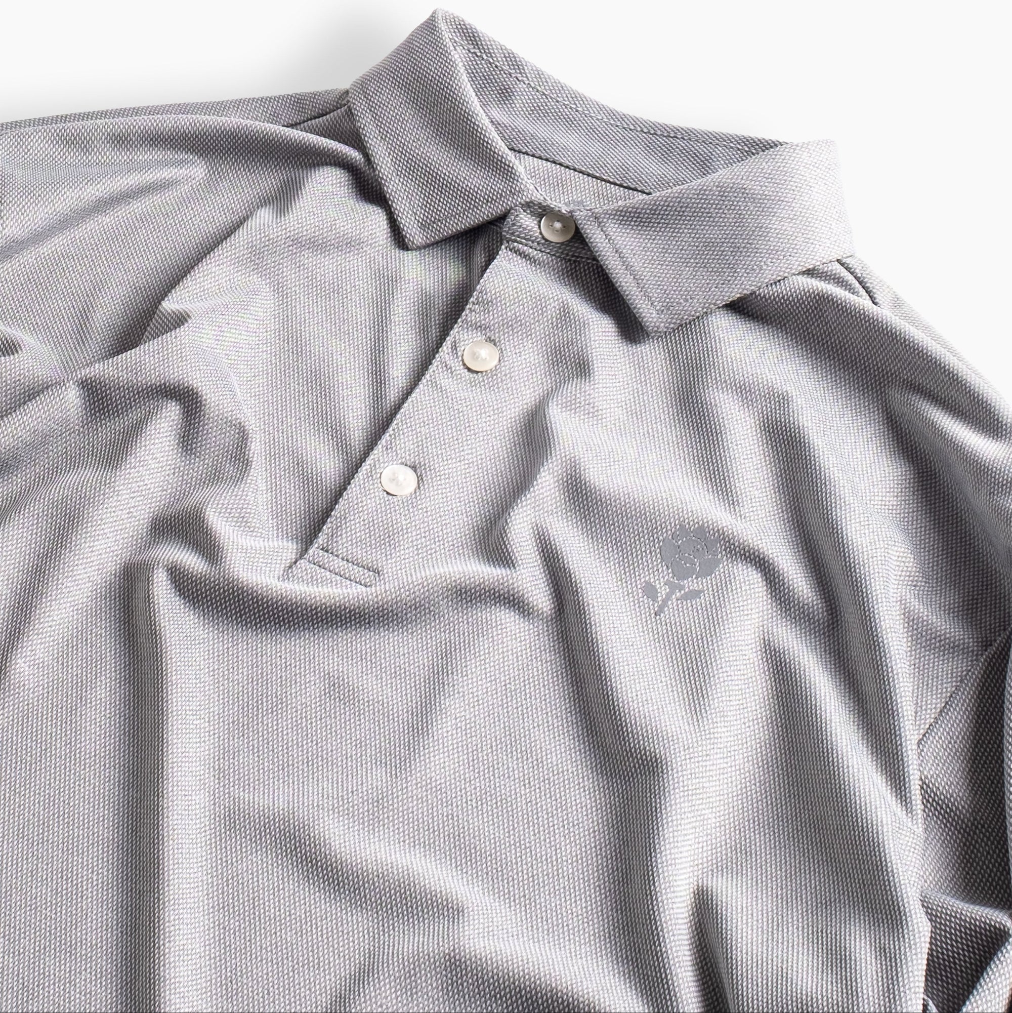 Closer view of Men's Long Sleeve Polo - Gray - Erthe Golf
