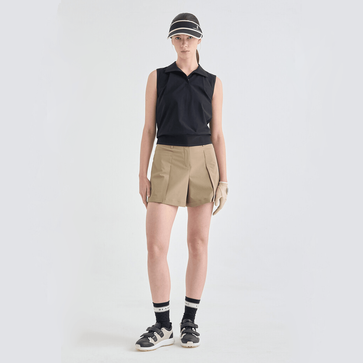 Women's Flap Pocket Shorts - Khaki Beige - Erthe Golf