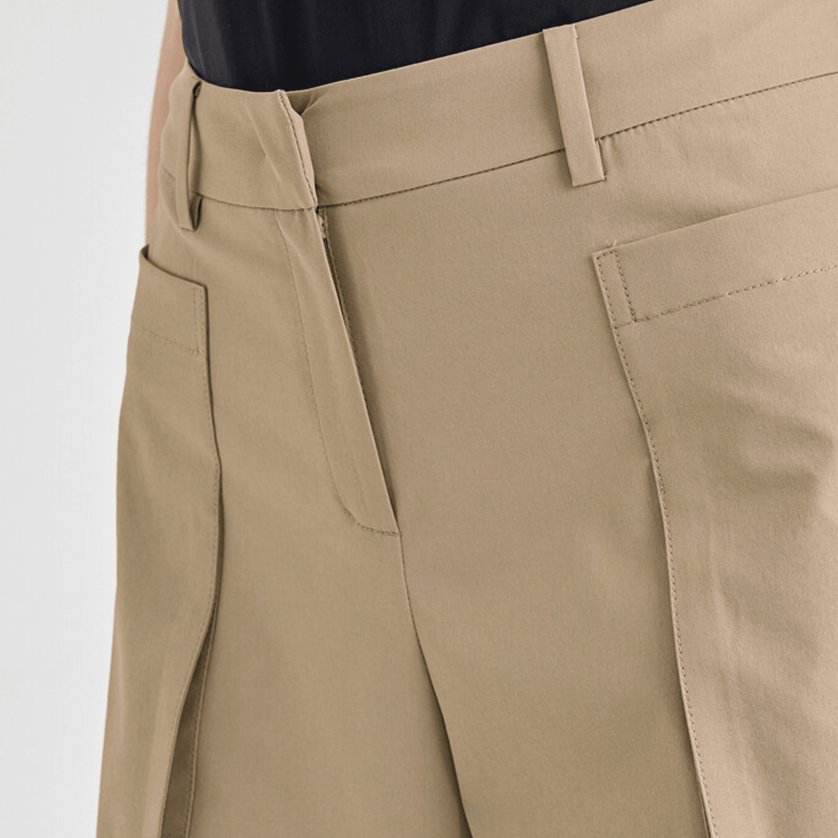 Women's Flap Pocket Shorts - Khaki Beige - Erthe Golf