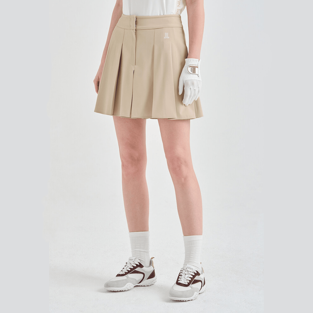 Women's Water-Repellent Pleated Culotte Shorts - Sepia Beige - Erthe Golf