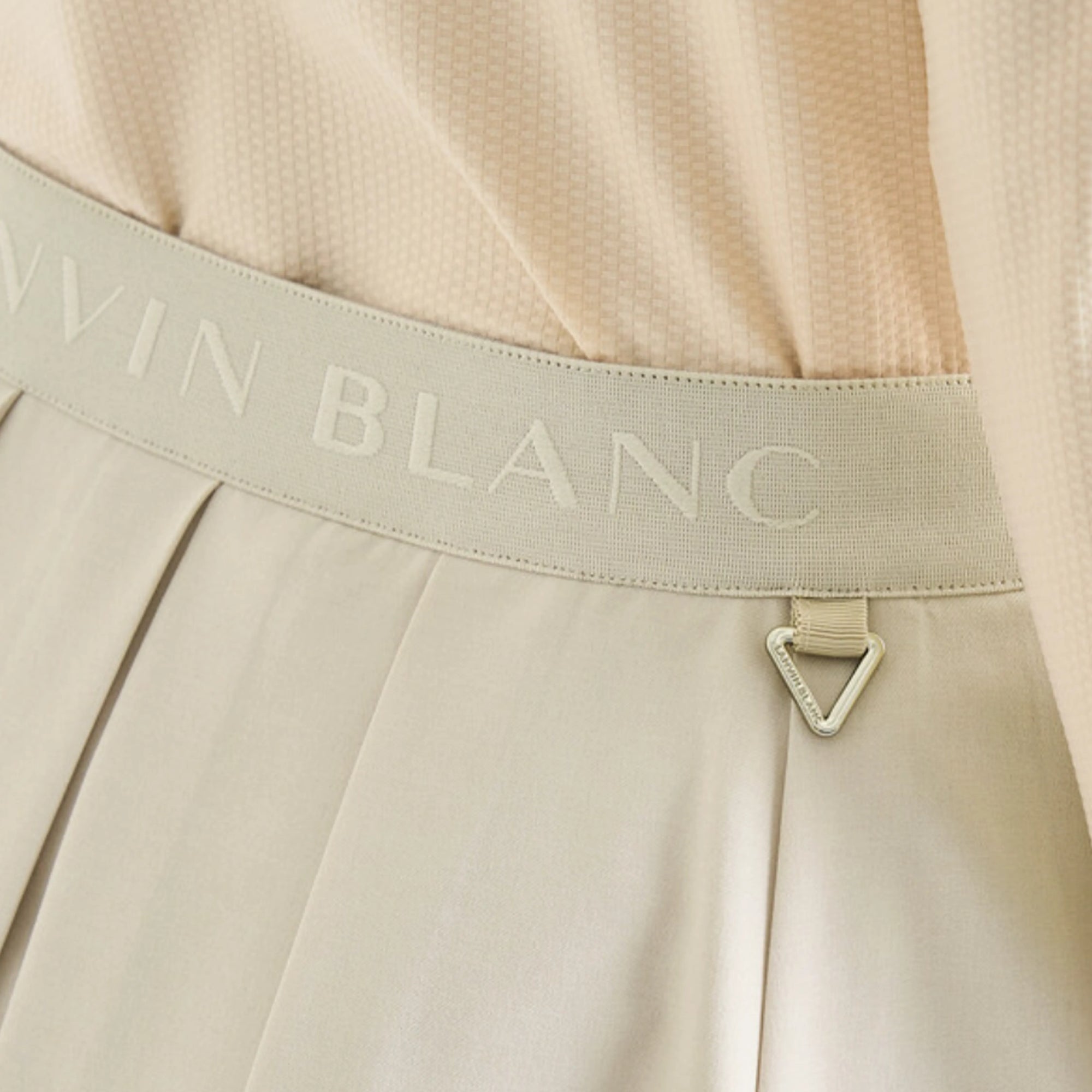 Women's Pleated Stretch Skirt - Oatmeal - Erthe Golf